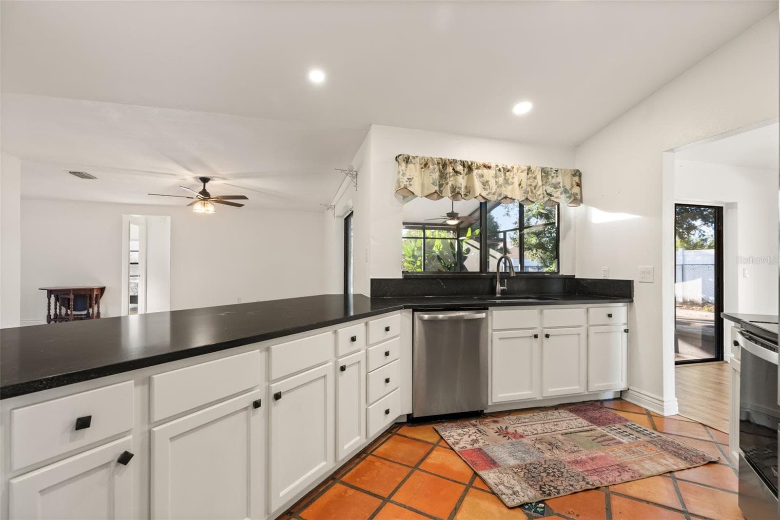 Kitchen- stainless steel appliances and granite countertops - 5125 FORMBY DR, ORLANDO