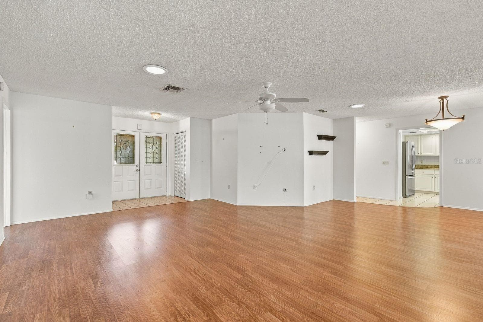 Single Family Residence at 3812 TARPON POINTE CIR, PALM HARBOR, photo 5 of 45