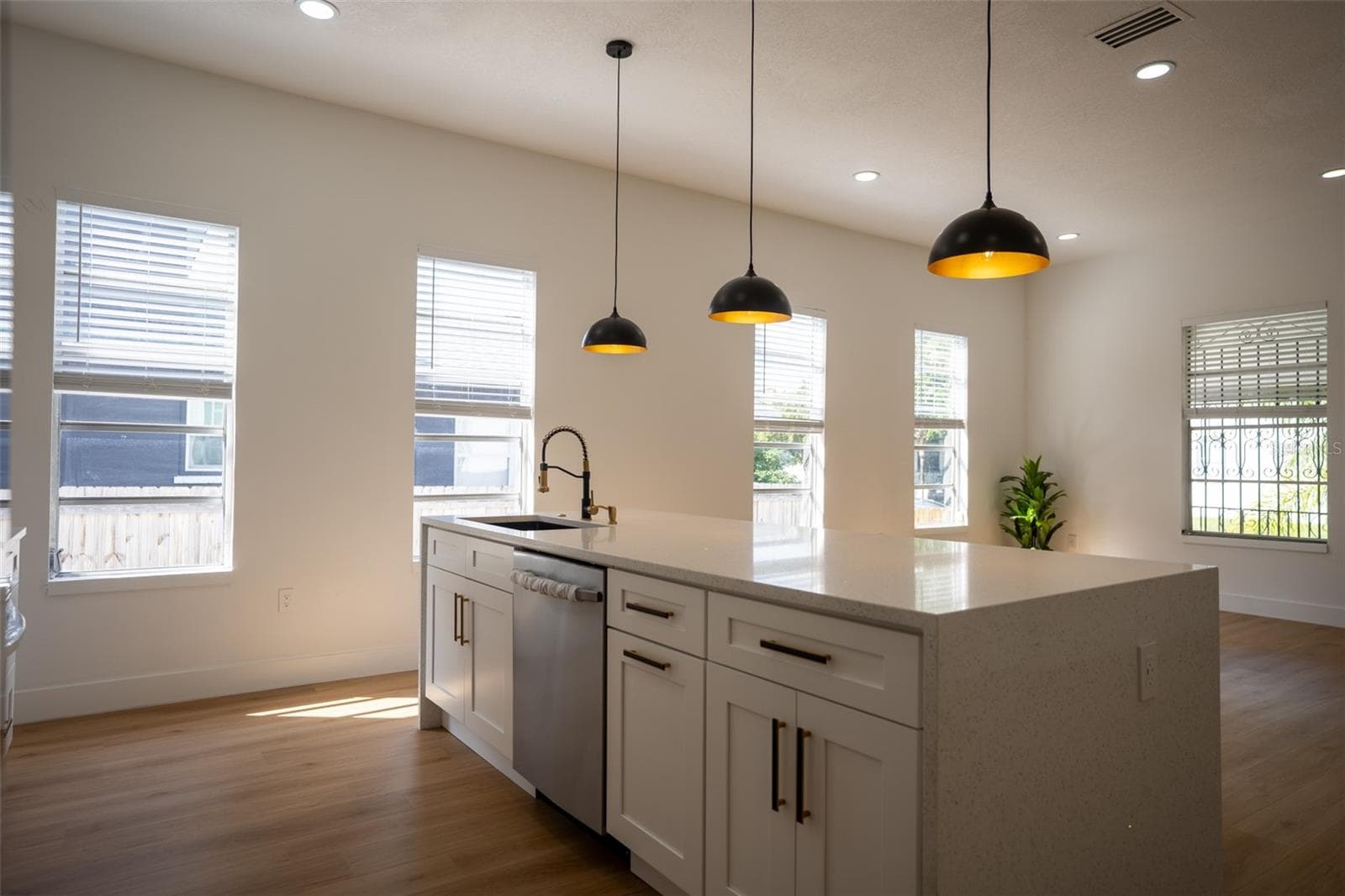 Single Family Residence at 1209 E 18TH AVE, TAMPA, photo 9 of 50