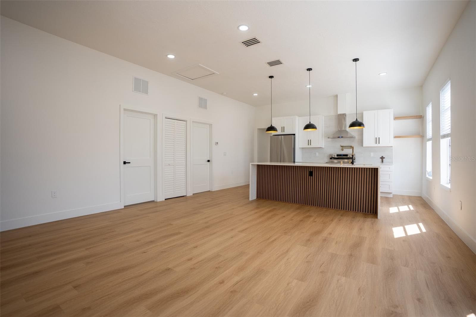 Single Family Residence at 1209 E 18TH AVE, TAMPA, photo 10 of 50