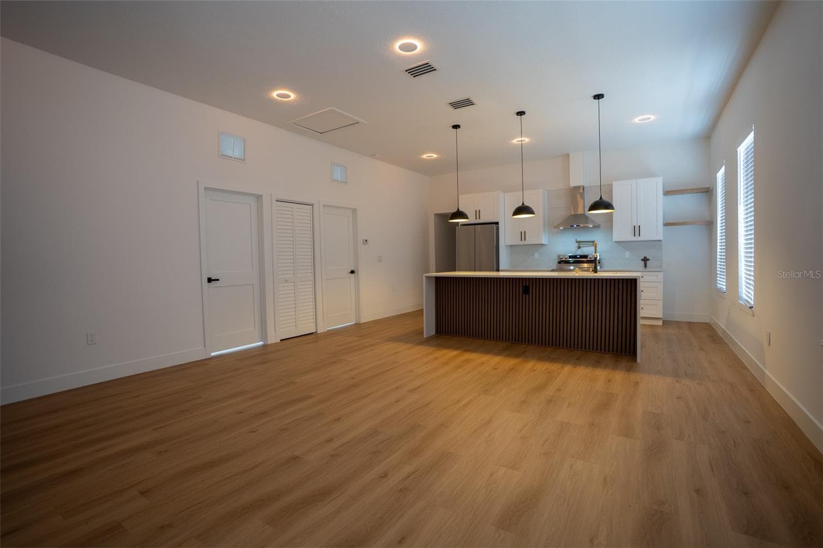 Single Family Residence at 1209 E 18TH AVE, TAMPA, photo 14 of 50