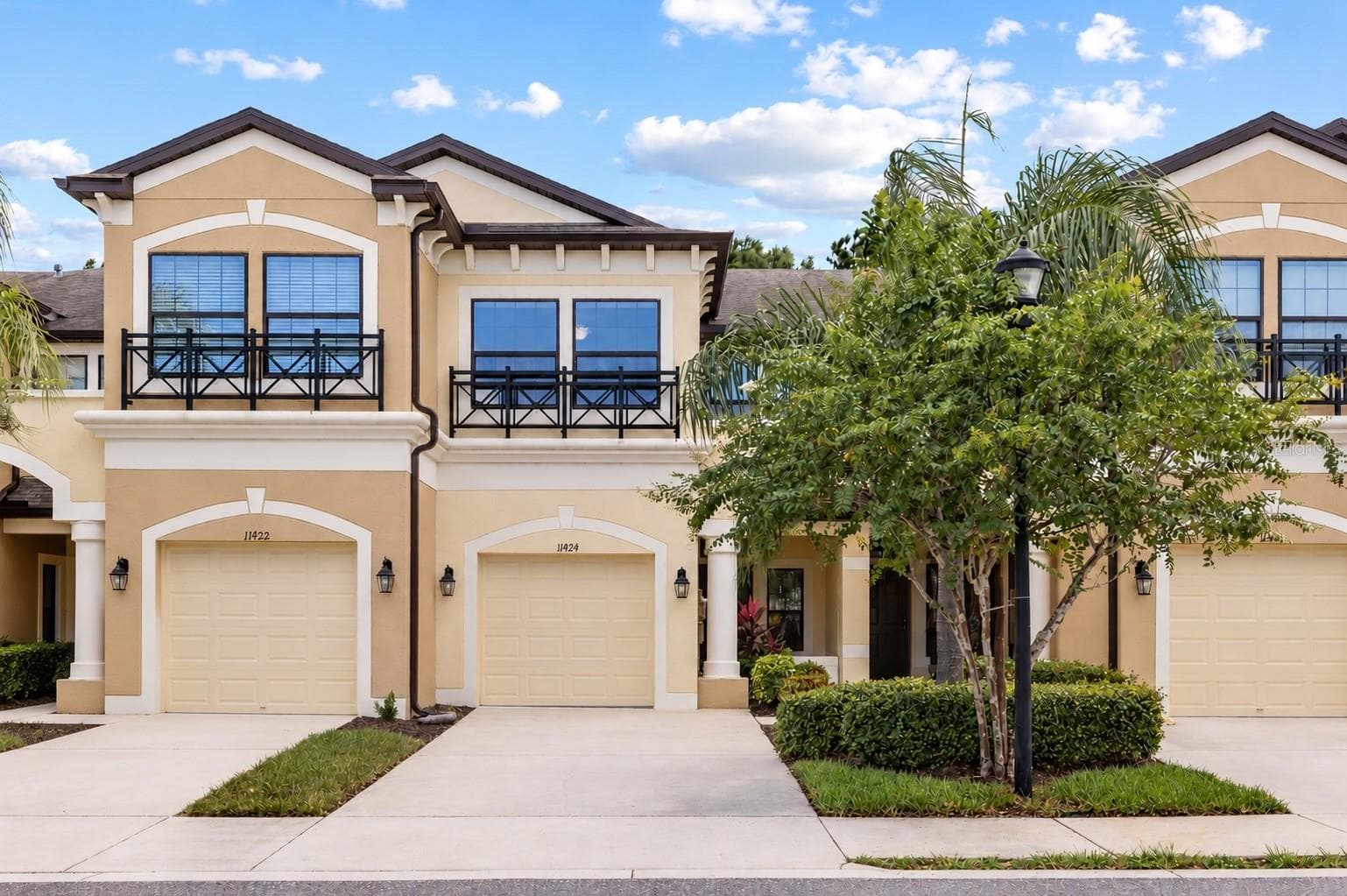 Townhouse at 11424 CROWNED SPARROW LN, TAMPA, photo 3 of 53