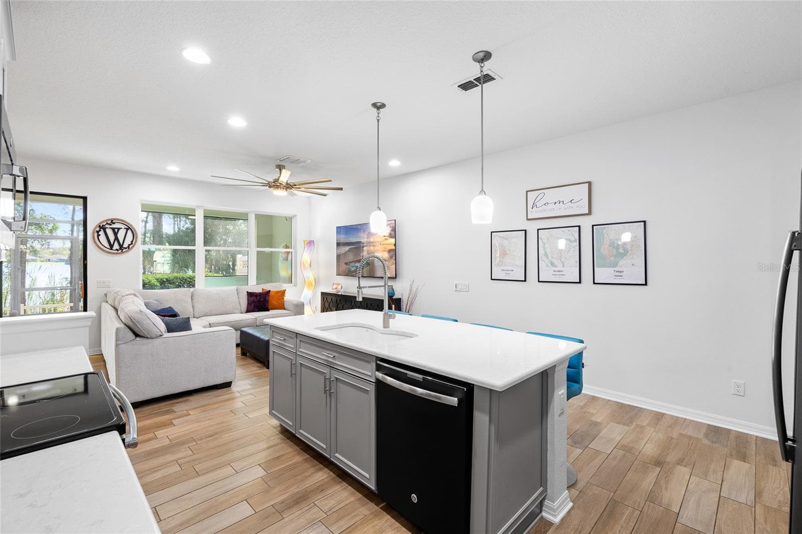 Townhouse at 11424 CROWNED SPARROW LN, TAMPA, photo 12 of 53