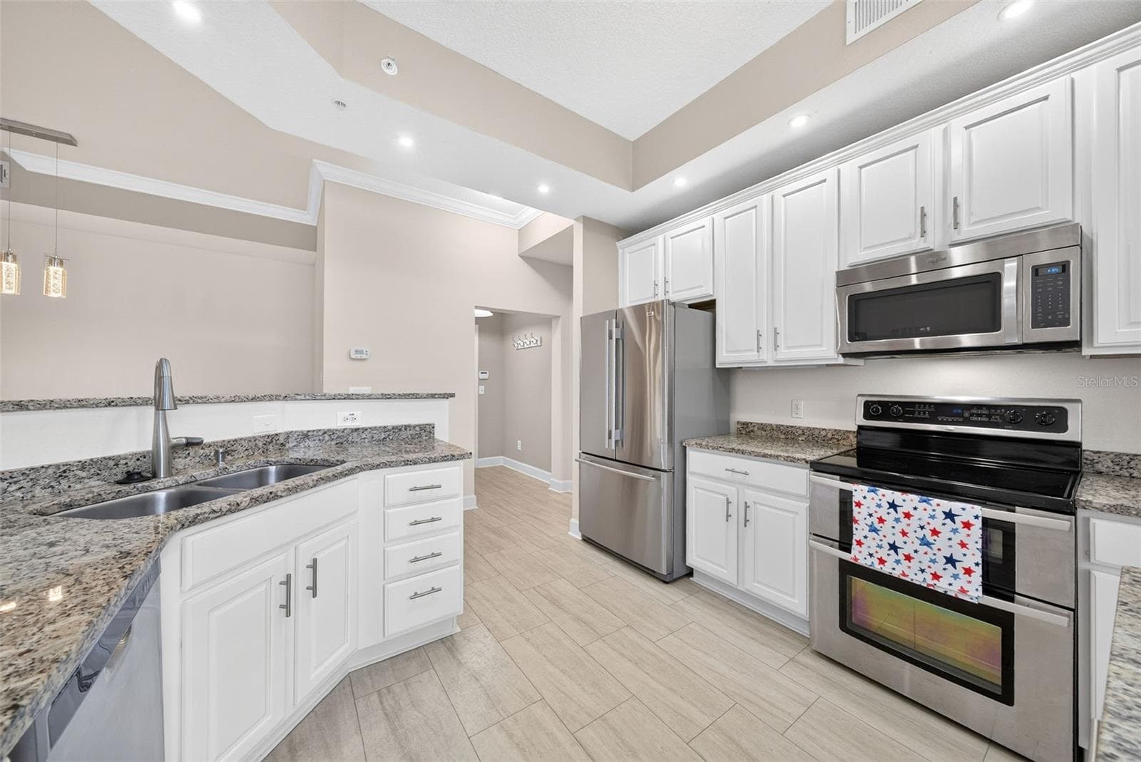 Kitchen with Stainless Steel Appliance - 1231 WRIGHT CIR #108, CELEBRATION