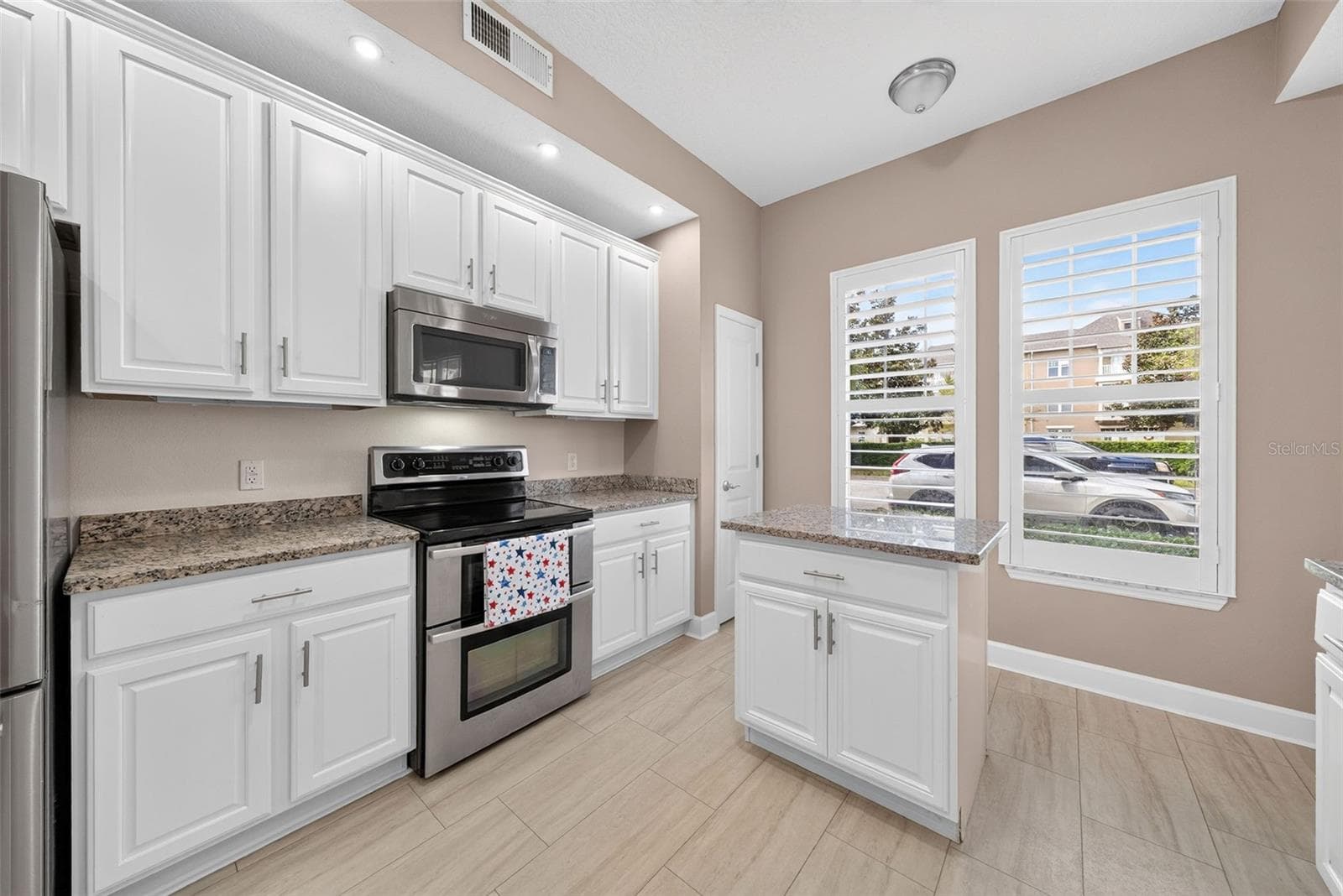 Kitchen - 1231 WRIGHT CIR #108, CELEBRATION
