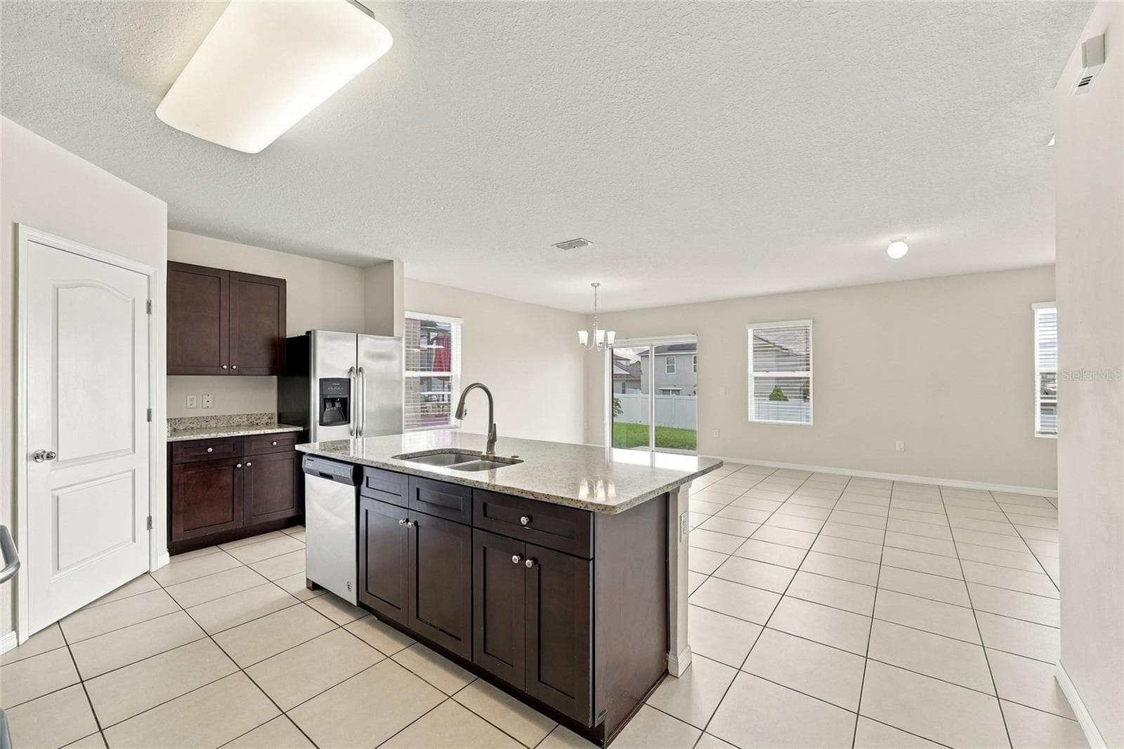 Single Family Residence at 320 ABERDEEN DR, DAVENPORT, photo 6 of 29