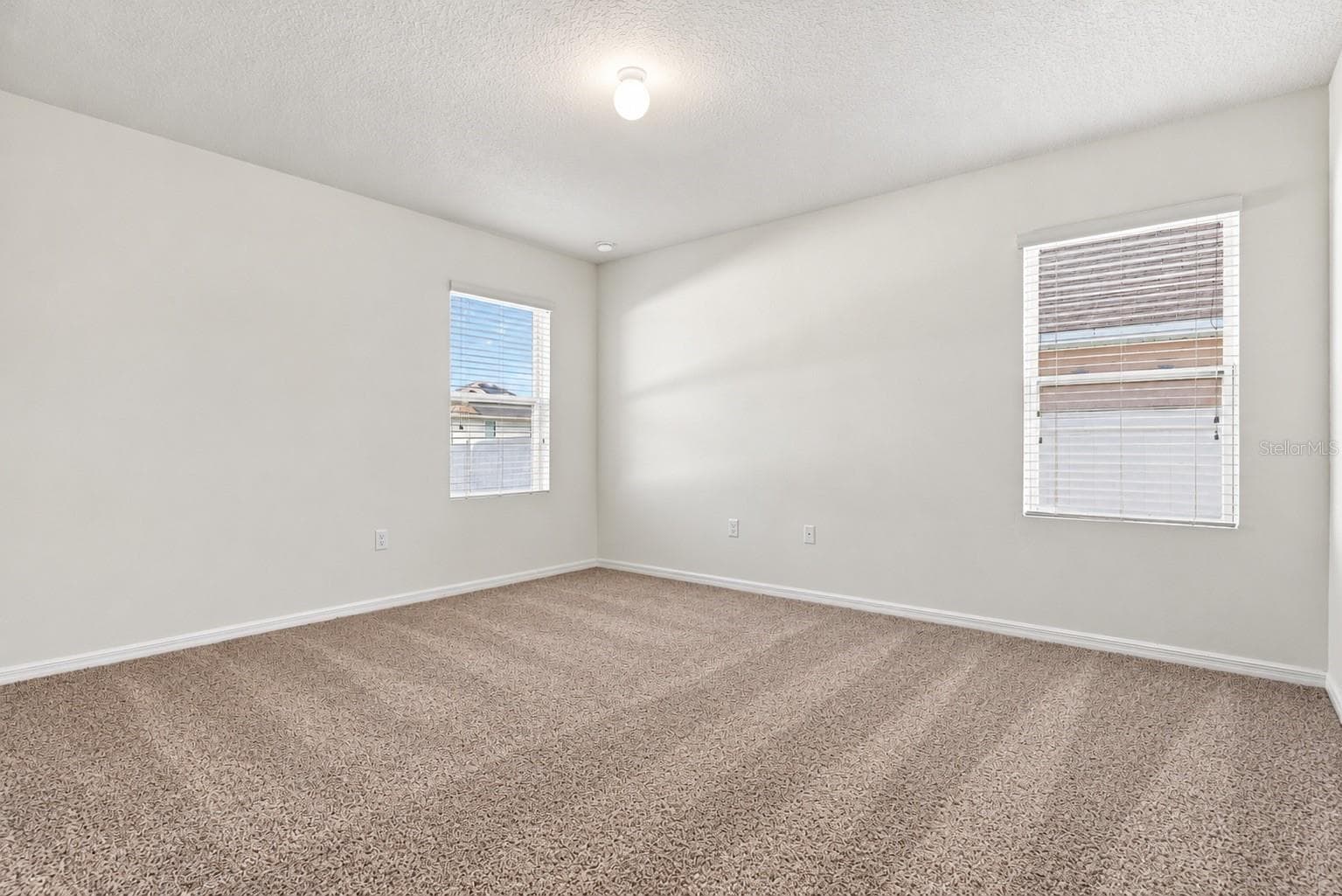 Single Family Residence at 320 ABERDEEN DR, DAVENPORT, photo 11 of 29