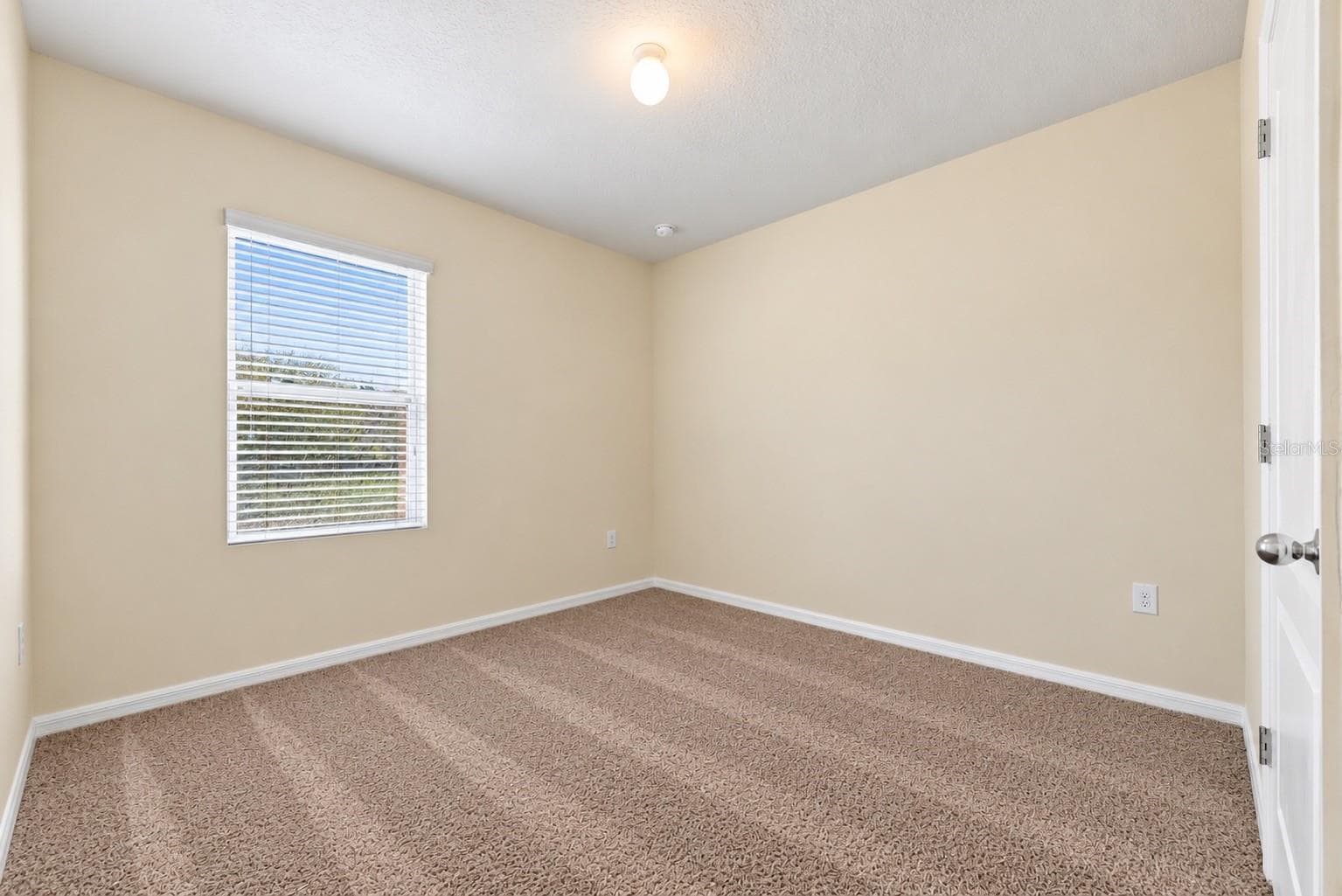 Single Family Residence at 320 ABERDEEN DR, DAVENPORT, photo 18 of 29