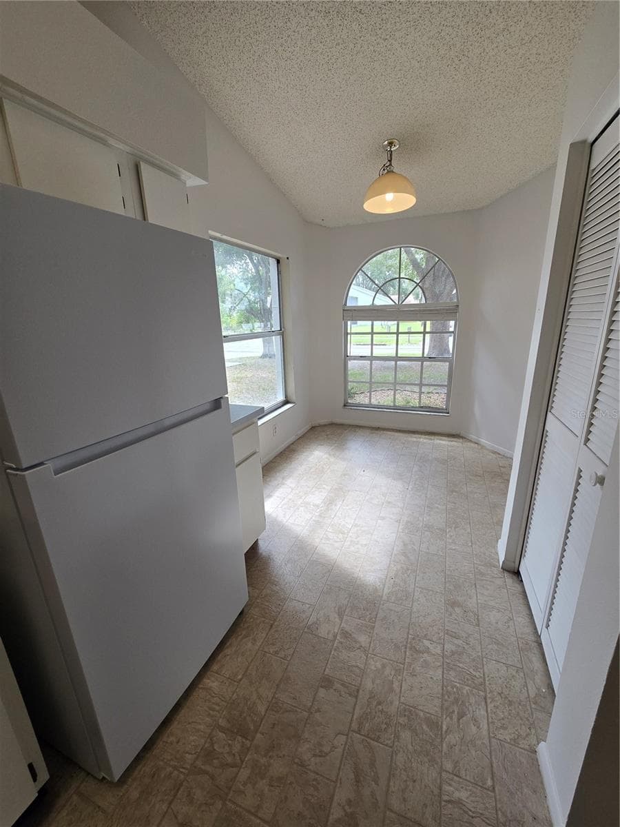 Single Family Residence at 13612 LARAWAY DR, RIVERVIEW, photo 3 of 12