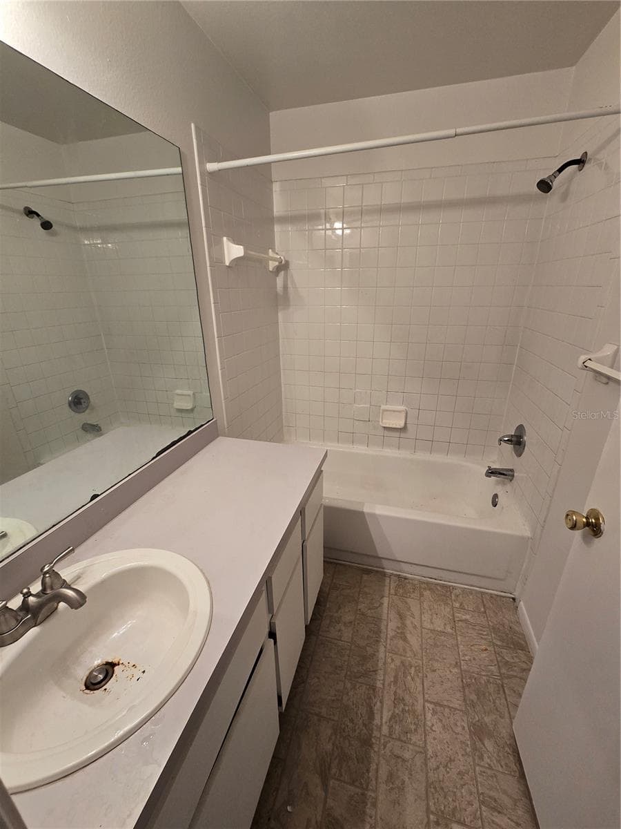 Single Family Residence at 13612 LARAWAY DR, RIVERVIEW, photo 10 of 12