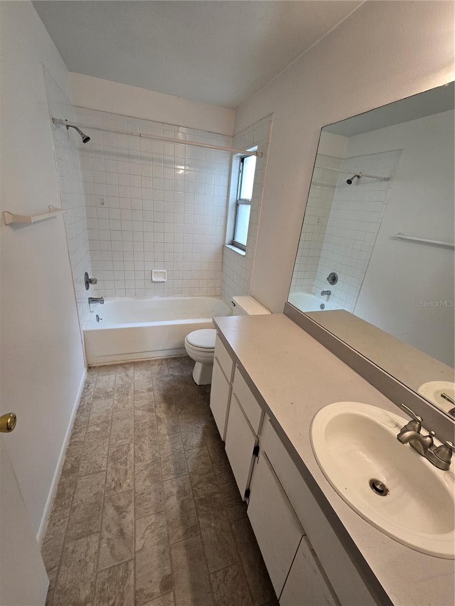 Single Family Residence at 13612 LARAWAY DR, RIVERVIEW, photo 12 of 12