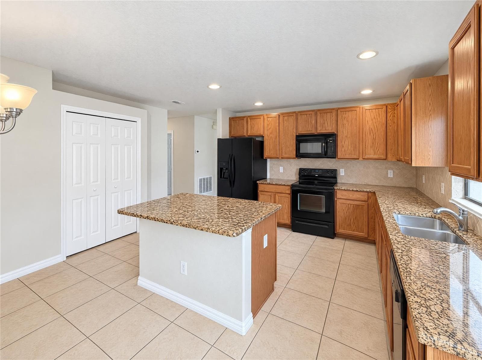 Single Family Residence at 532 SAVANNAH PRESERVE LOOP, DAVENPORT, photo 2 of 26