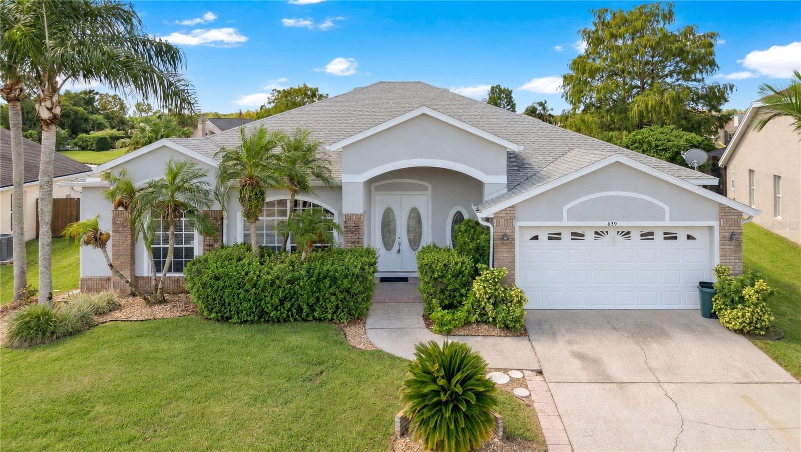 Single Family Residence at 639 LAKEHAVEN CIR, ORLANDO, photo 2 of 48