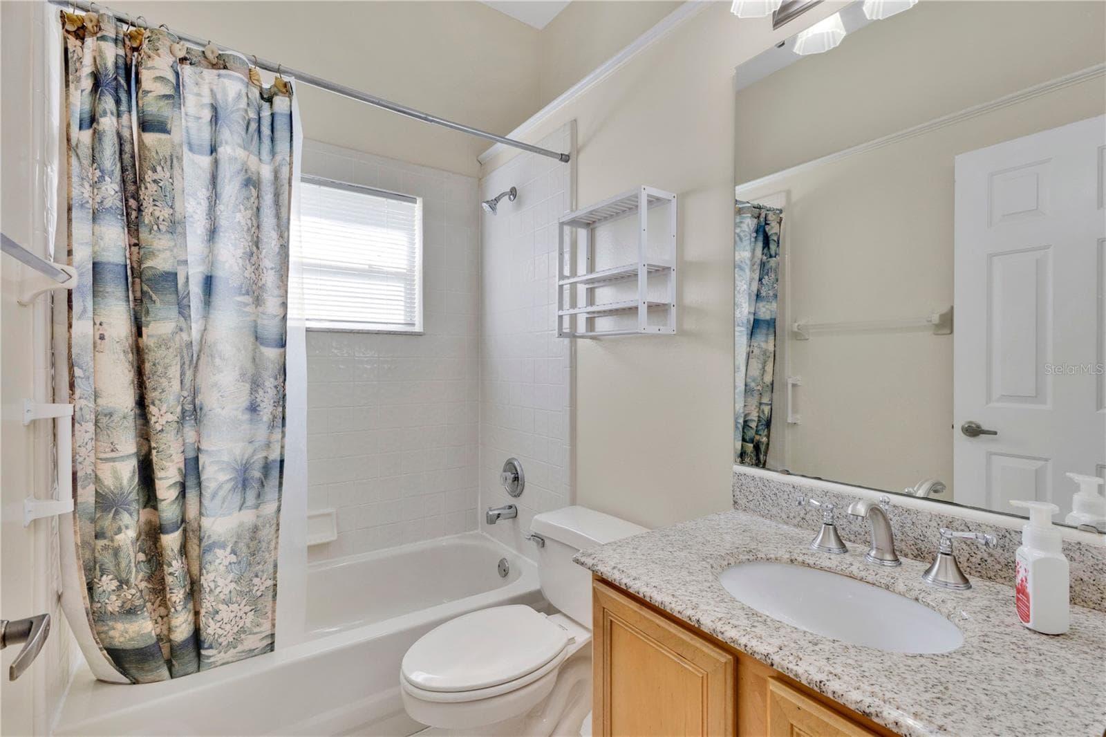Single Family Residence at 639 LAKEHAVEN CIR, ORLANDO, photo 19 of 48
