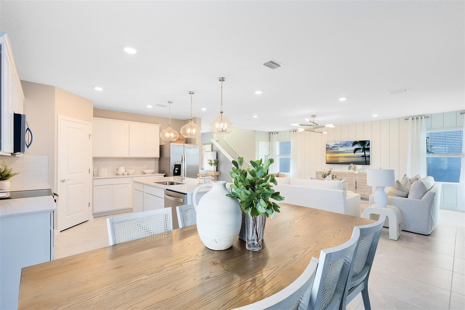 Actual home photo. Colors, finishes, textures and options may appear differently in person due to variations in monitors and viewing devices. - 5064 OAK SEED WAY, ST CLOUD