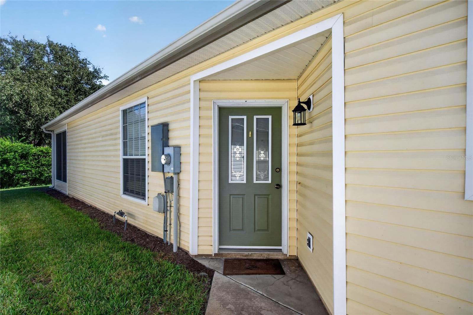Single Family Residence at 25247 CRANES ROOST CIR, LEESBURG, photo 2 of 39