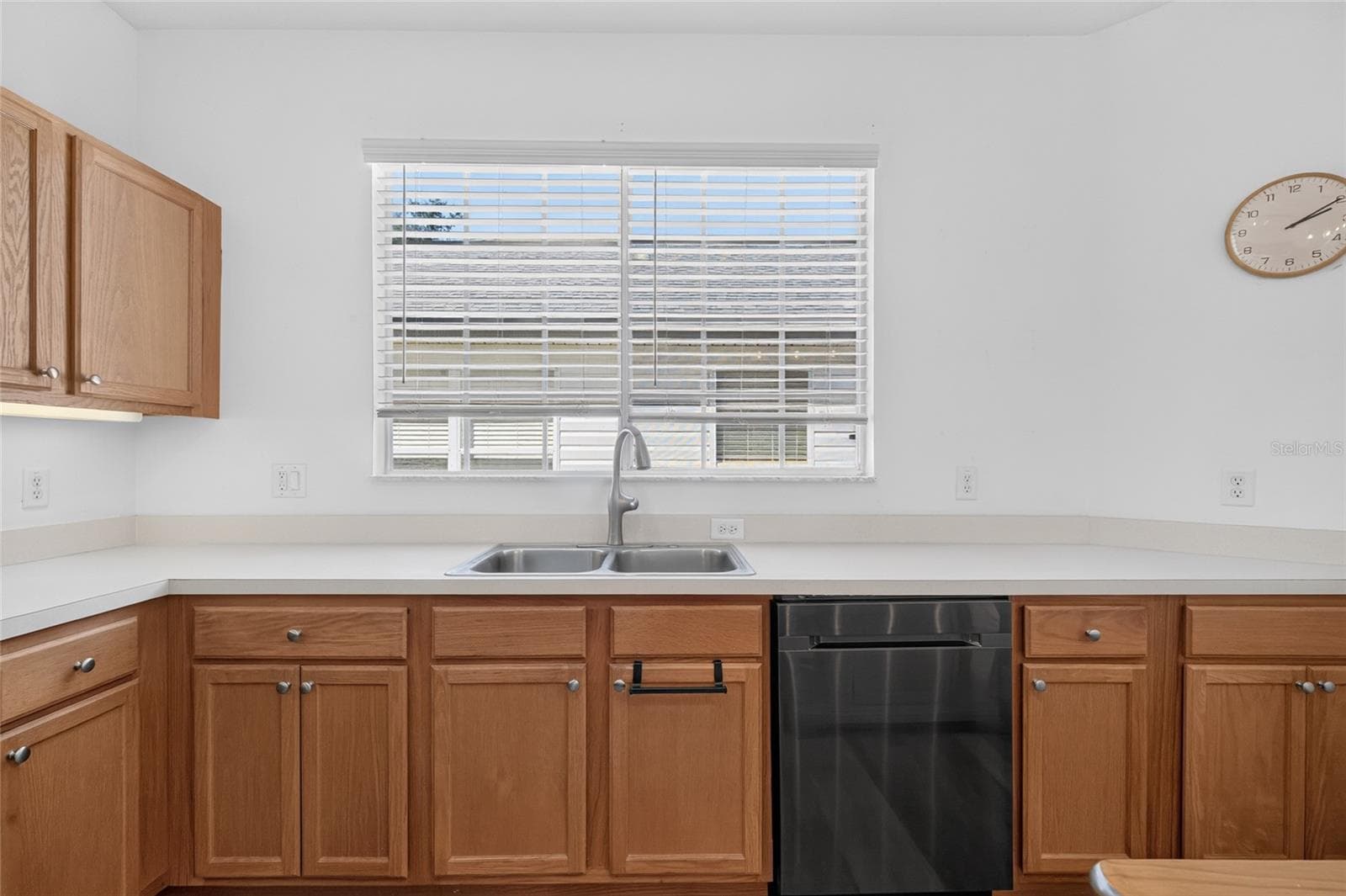 Single Family Residence at 25247 CRANES ROOST CIR, LEESBURG, photo 12 of 39