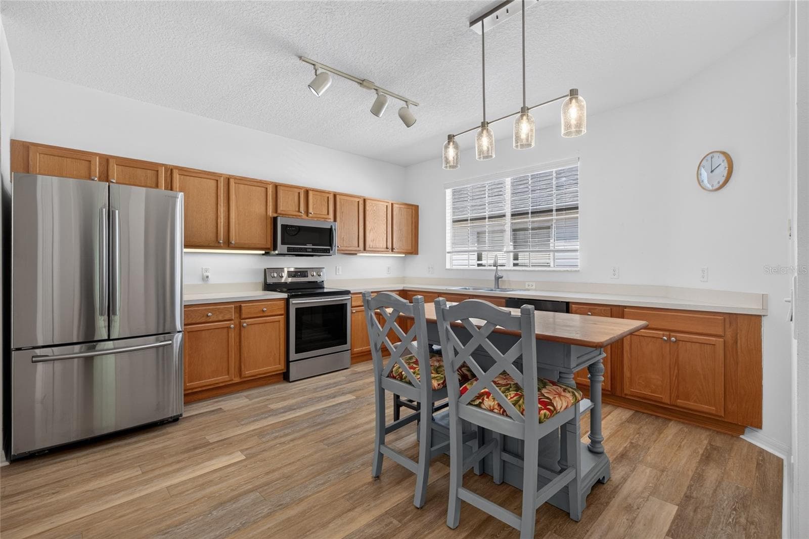 Single Family Residence at 25247 CRANES ROOST CIR, LEESBURG, photo 16 of 39