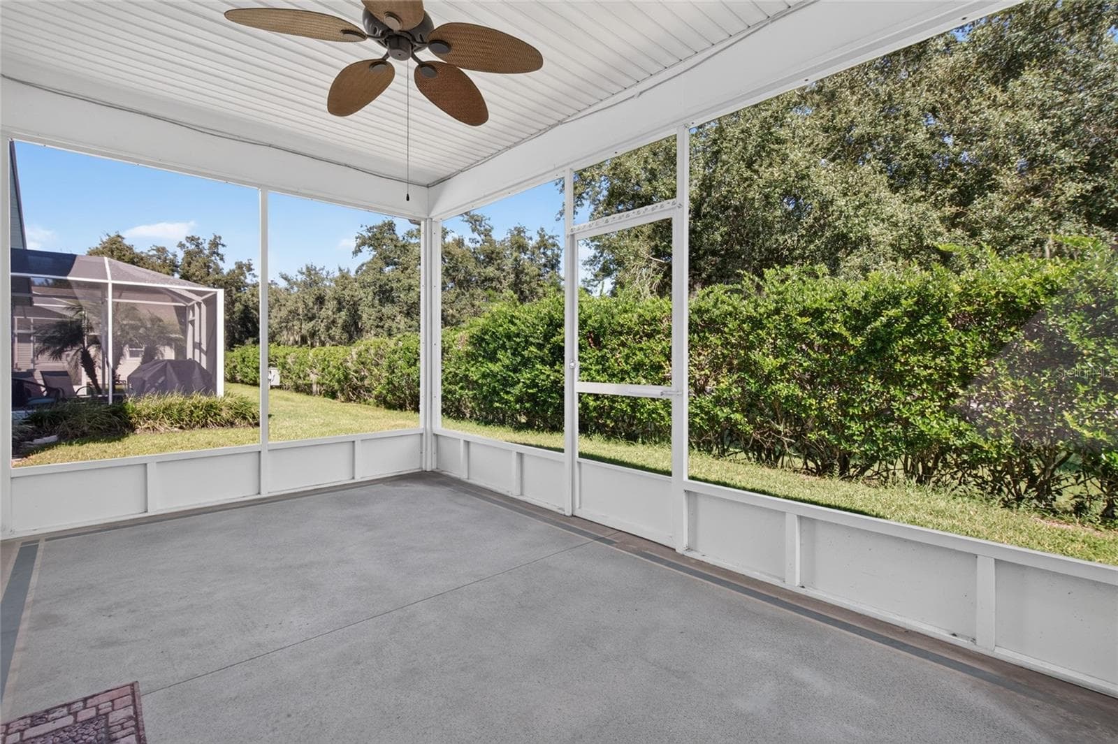 Screened back porch - 25247 CRANES ROOST CIR, LEESBURG