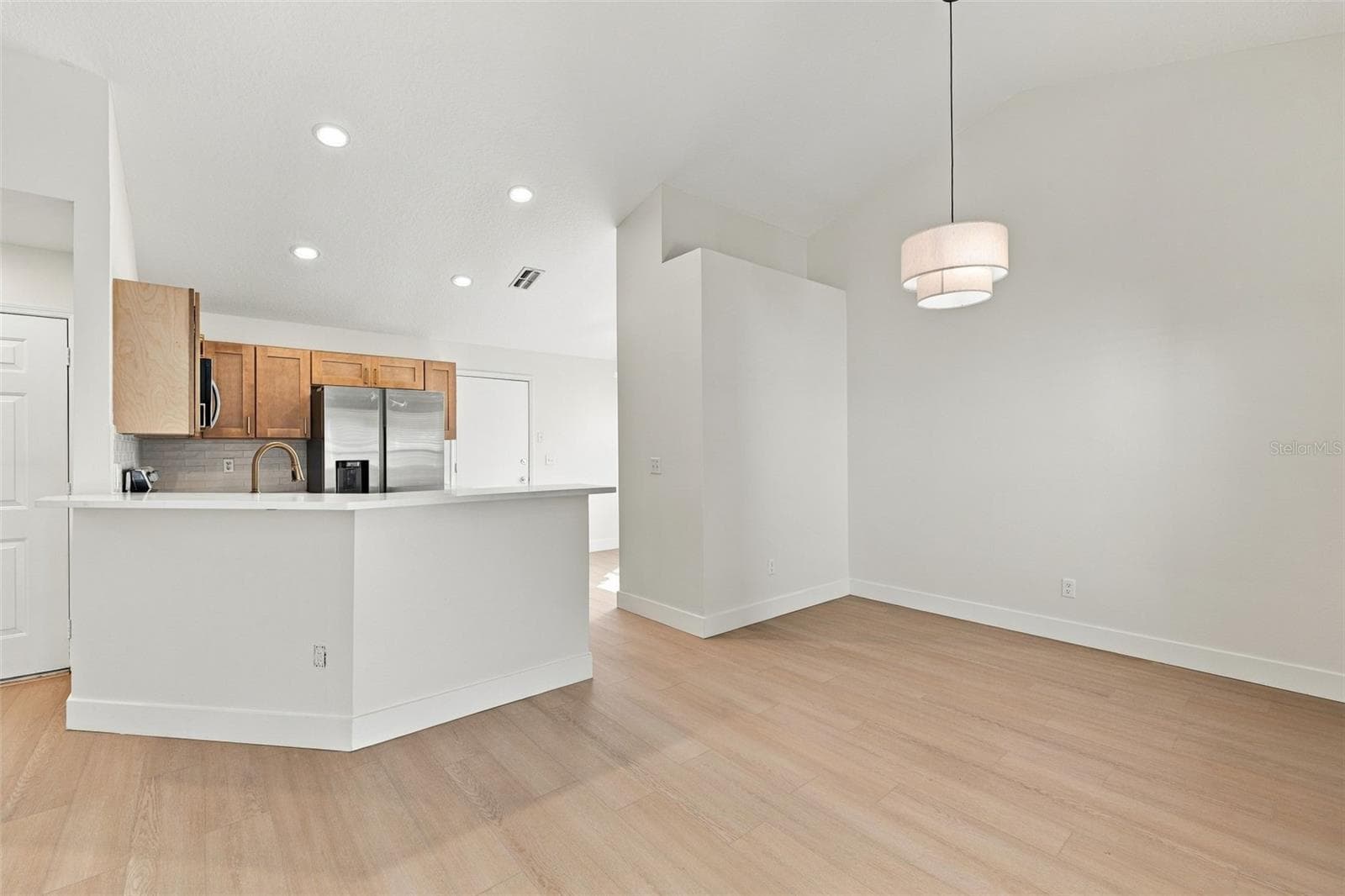Single Family Residence at 12808 DUNHILL DR, TAMPA, photo 6 of 26