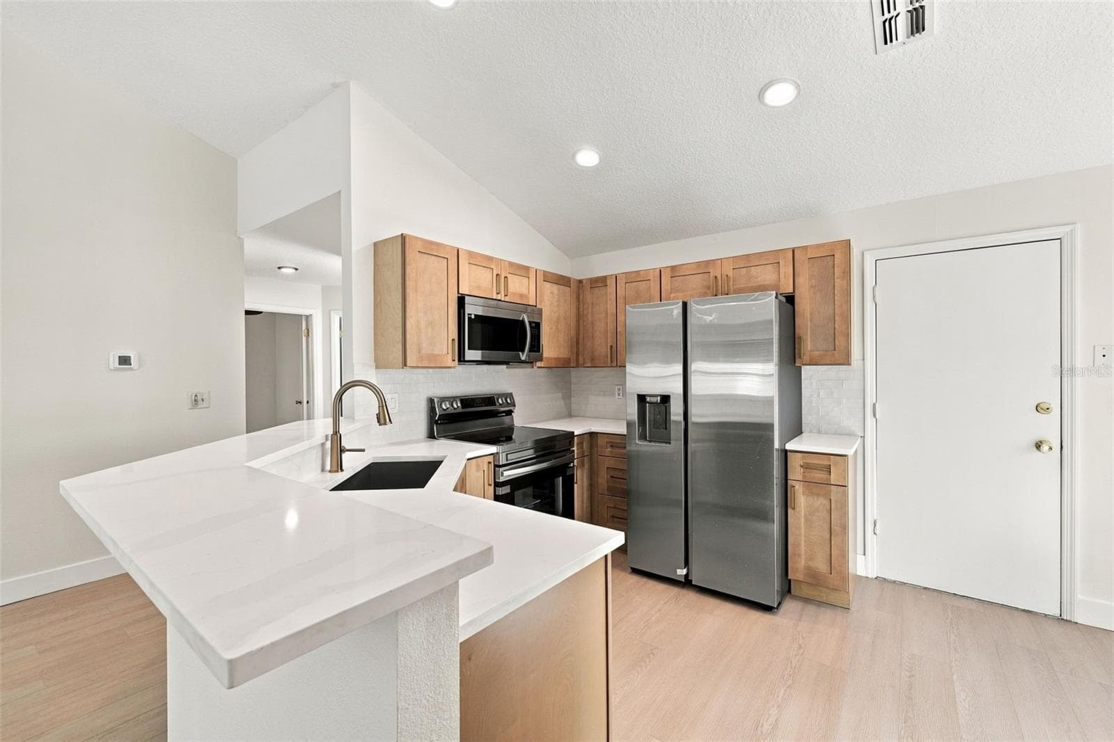 Single Family Residence at 12808 DUNHILL DR, TAMPA, photo 9 of 26