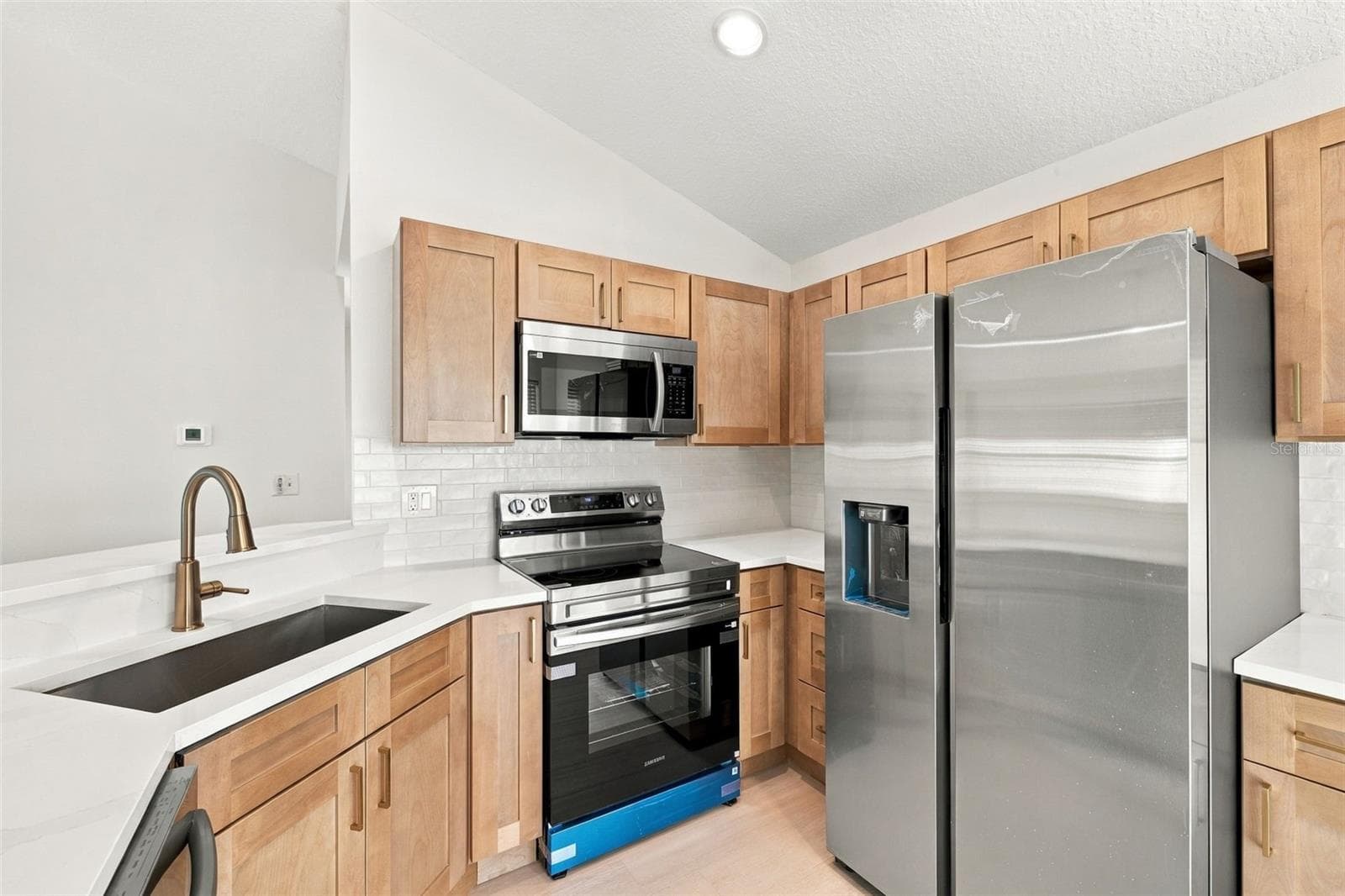 Single Family Residence at 12808 DUNHILL DR, TAMPA, photo 10 of 26