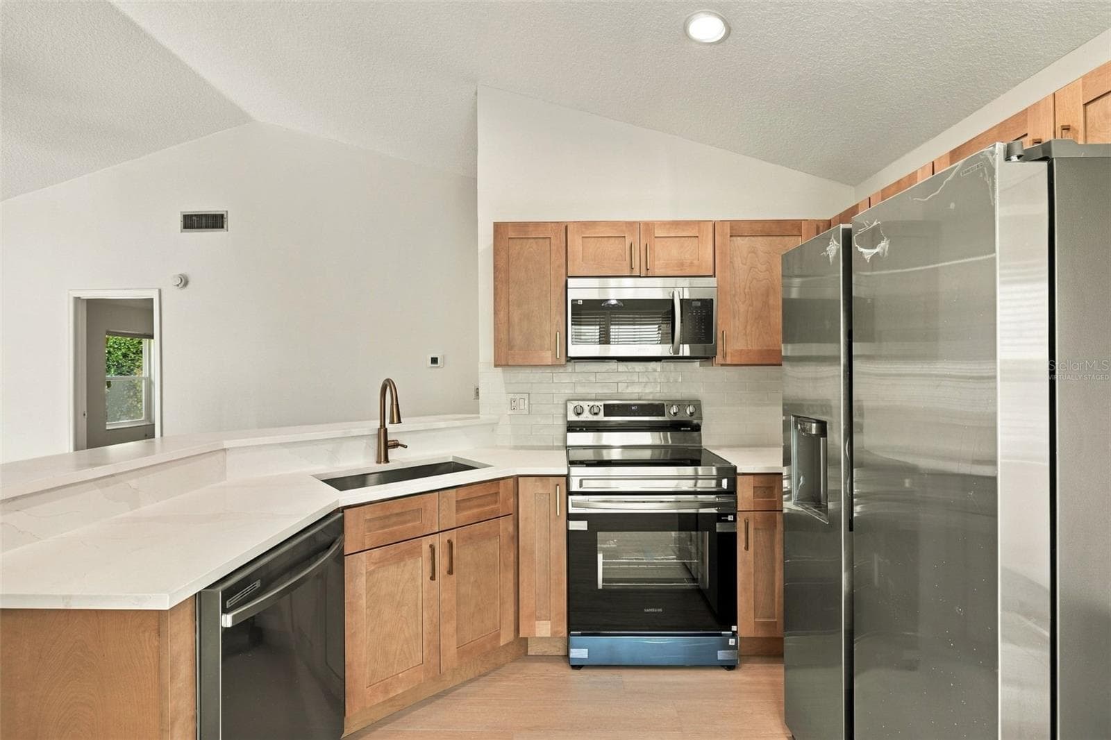virtually staged - 12808 DUNHILL DR, TAMPA
