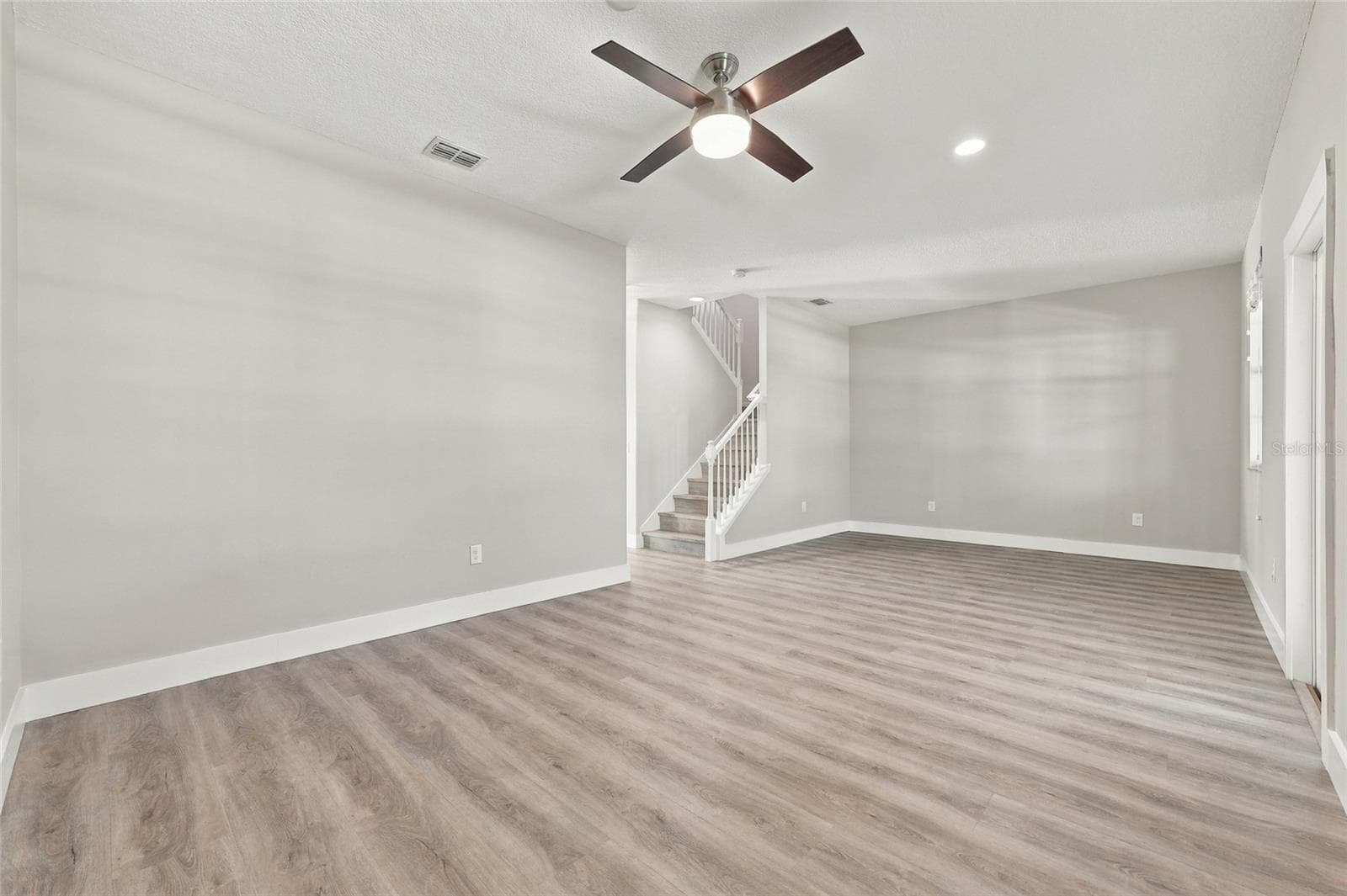 Single Family Residence at 5685 NEW INDEPENDENCE PKWY, WINTER GARDEN, photo 11 of 34