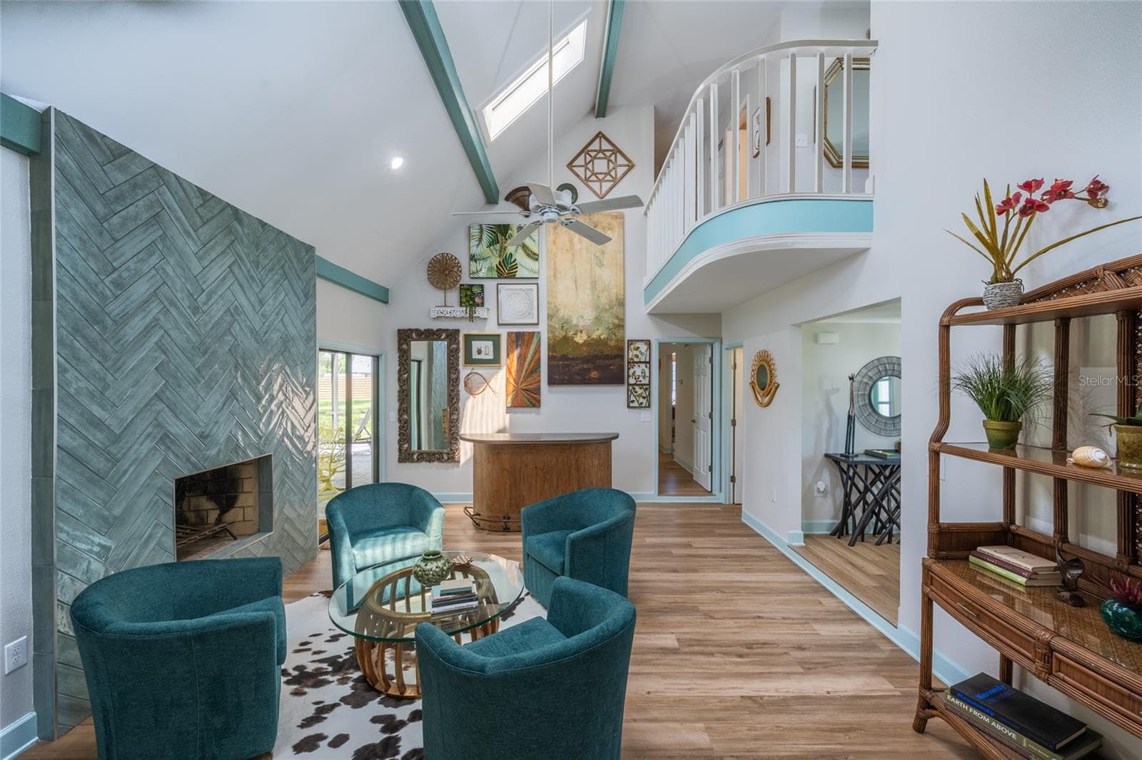 Lounge - 5005 CANTERBURY DR, SARASOTA
