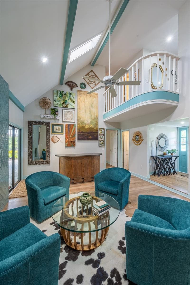 Lounge - 5005 CANTERBURY DR, SARASOTA