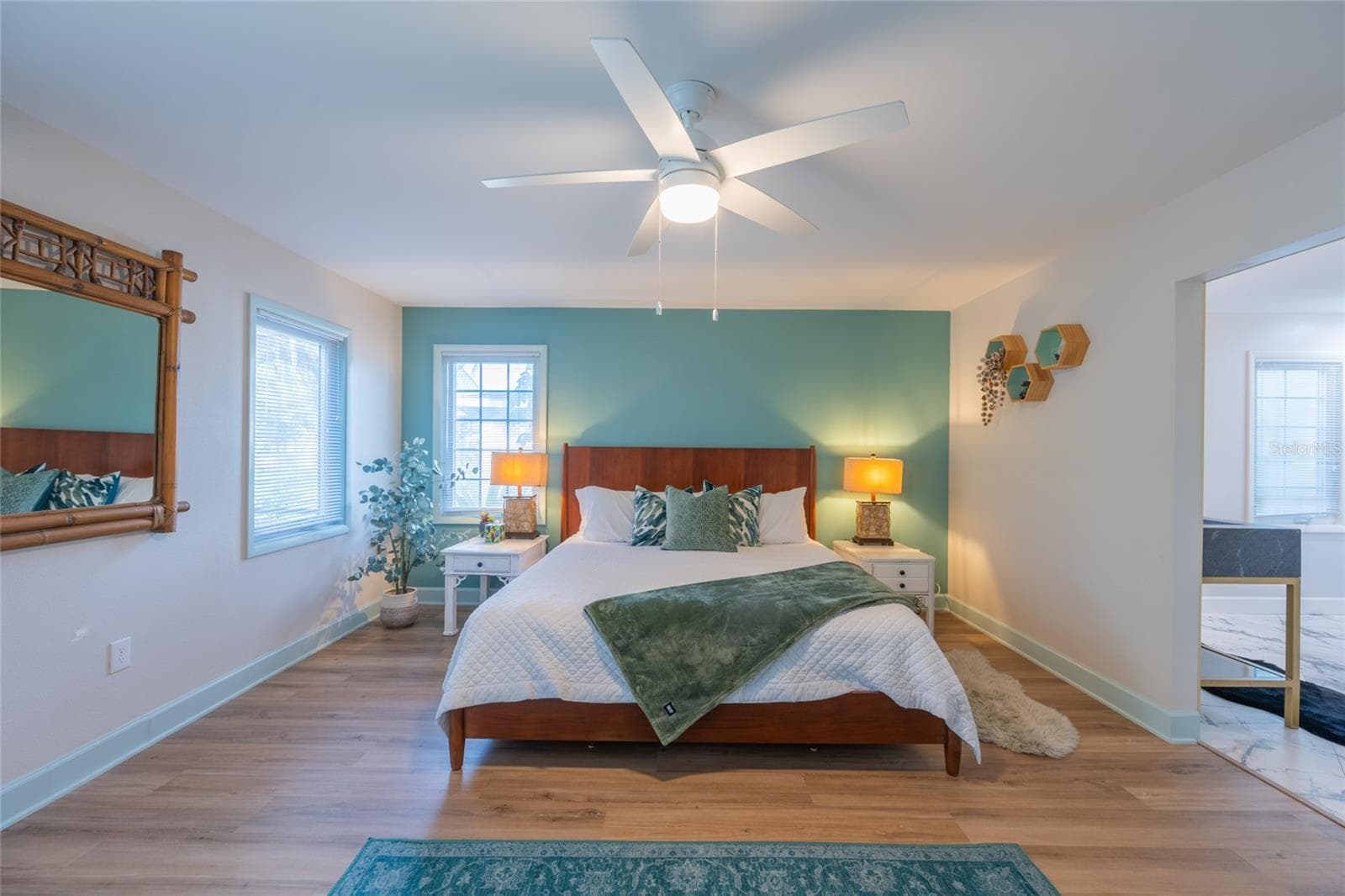 Primary Bedroom - 5005 CANTERBURY DR, SARASOTA