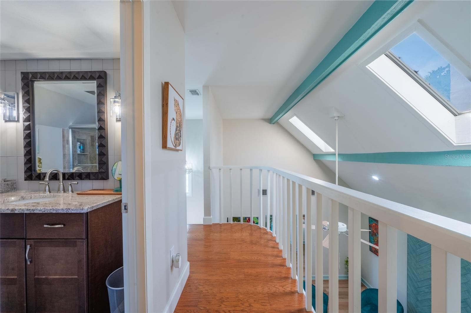 Upstairs - 5005 CANTERBURY DR, SARASOTA