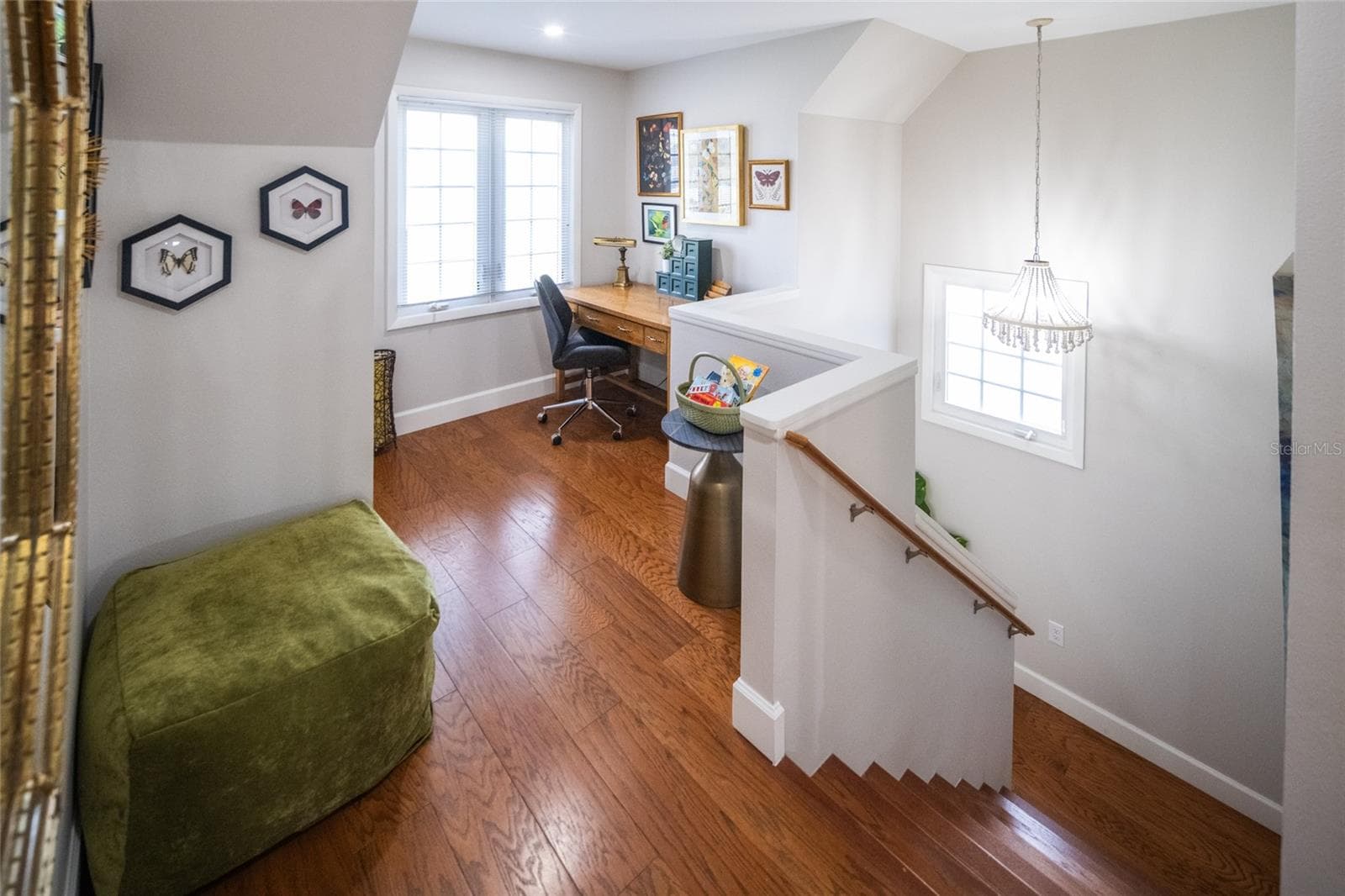 Upstairs Landing - 5005 CANTERBURY DR, SARASOTA