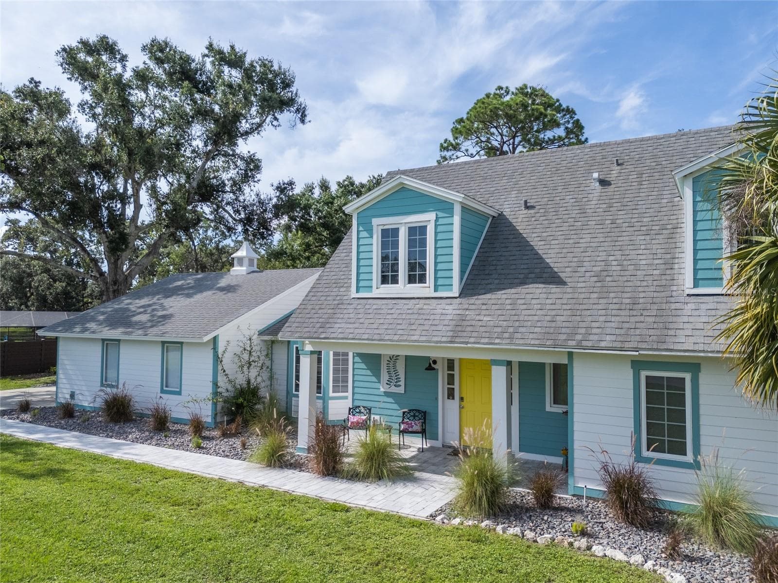 Front of Home - 5005 CANTERBURY DR, SARASOTA