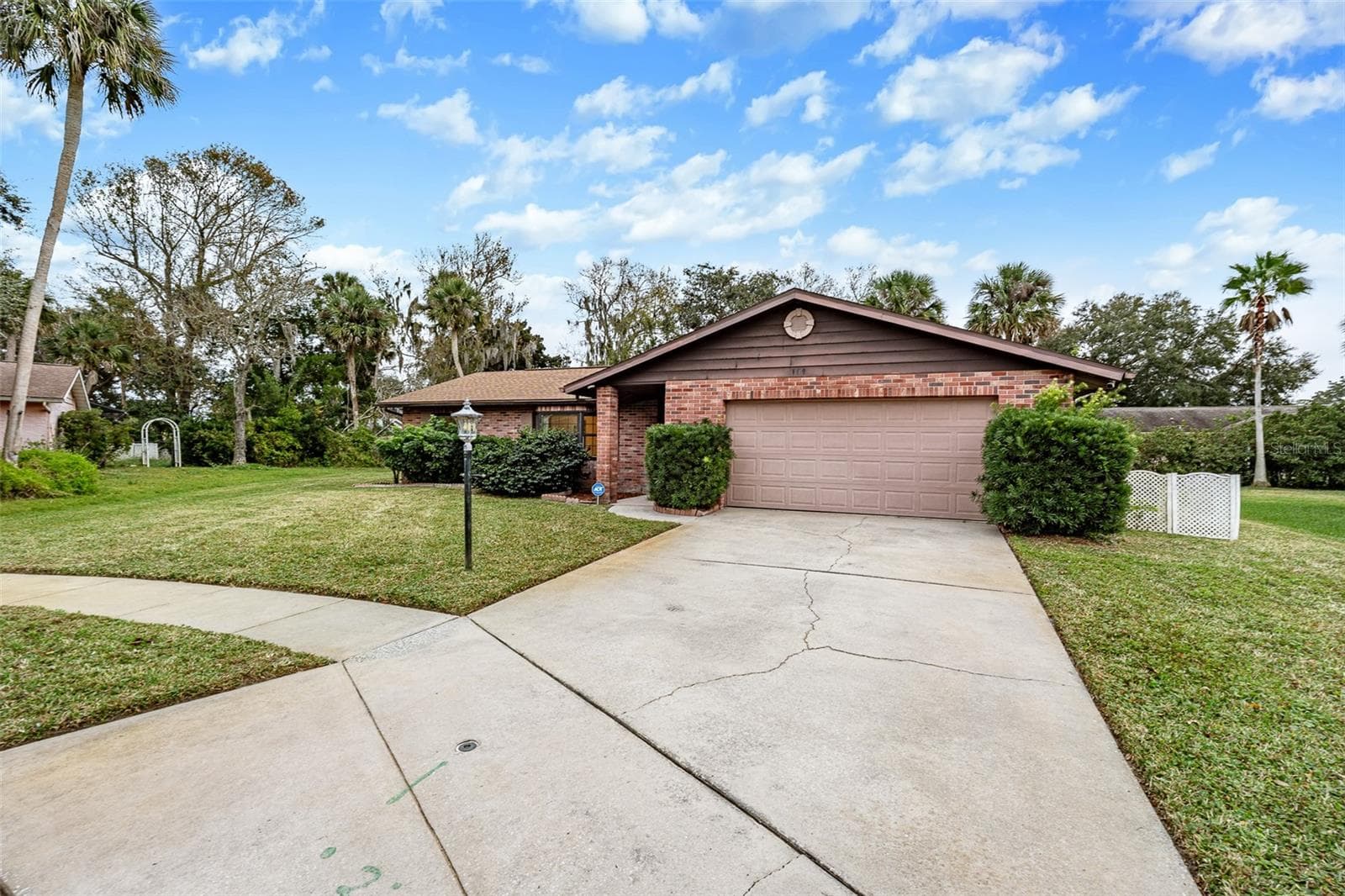Driveway View - 109 NATHAN HALE CT, DAYTONA BEACH