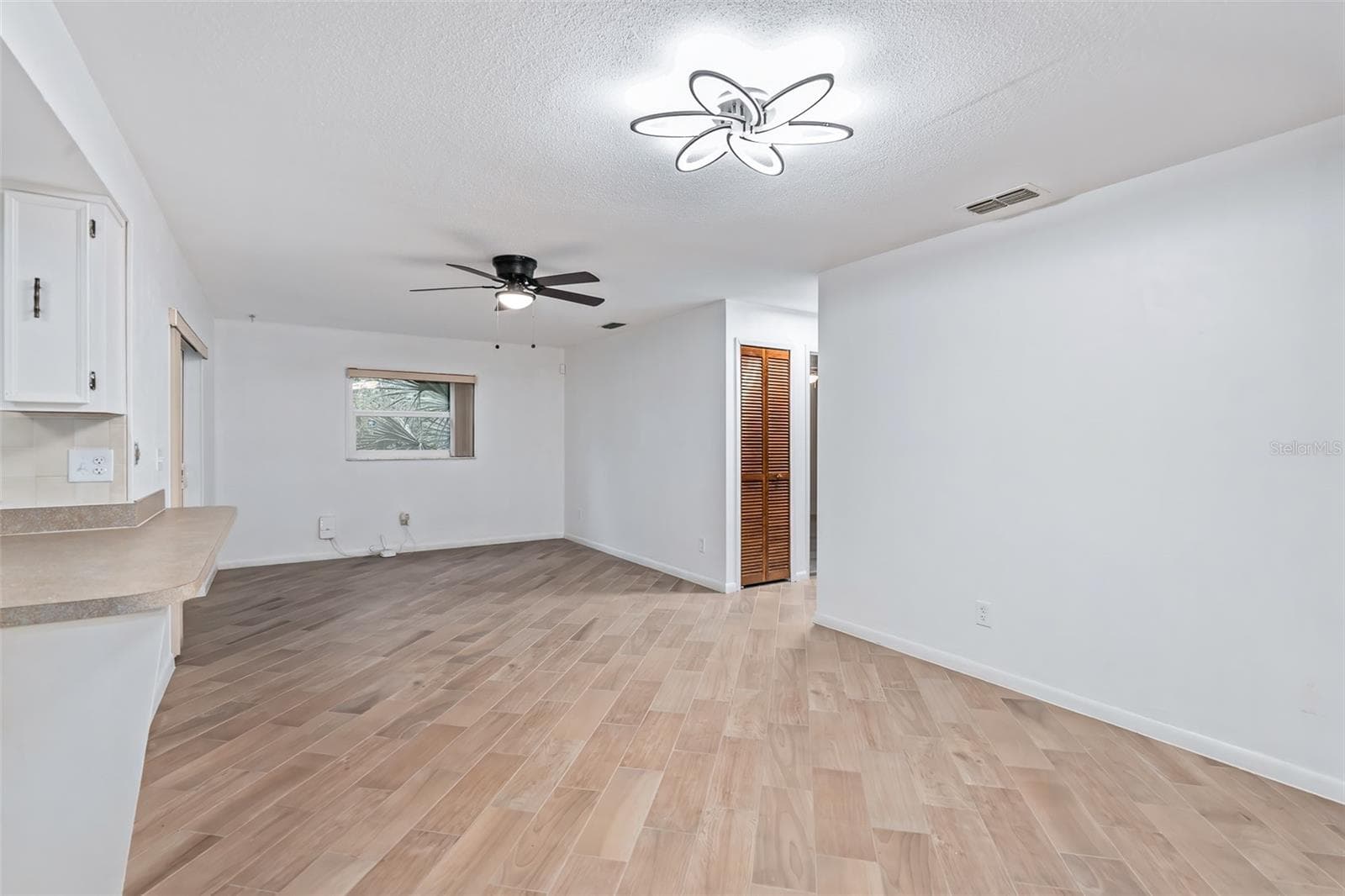 Dining Area - 109 NATHAN HALE CT, DAYTONA BEACH