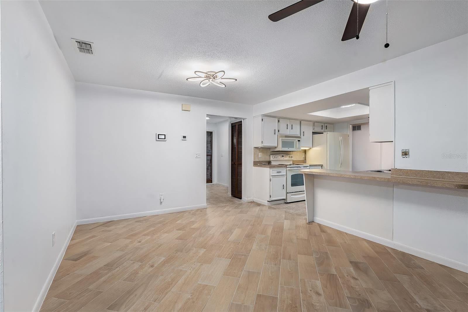 Dining Area - 109 NATHAN HALE CT, DAYTONA BEACH