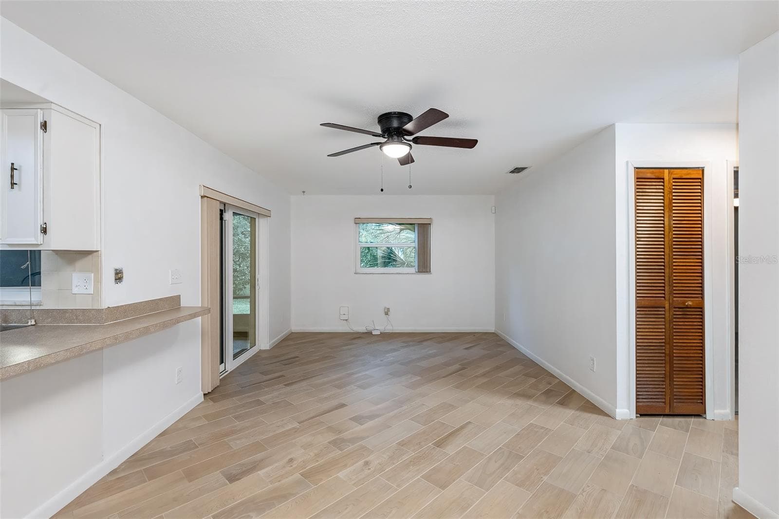 Rear Living Room - 109 NATHAN HALE CT, DAYTONA BEACH