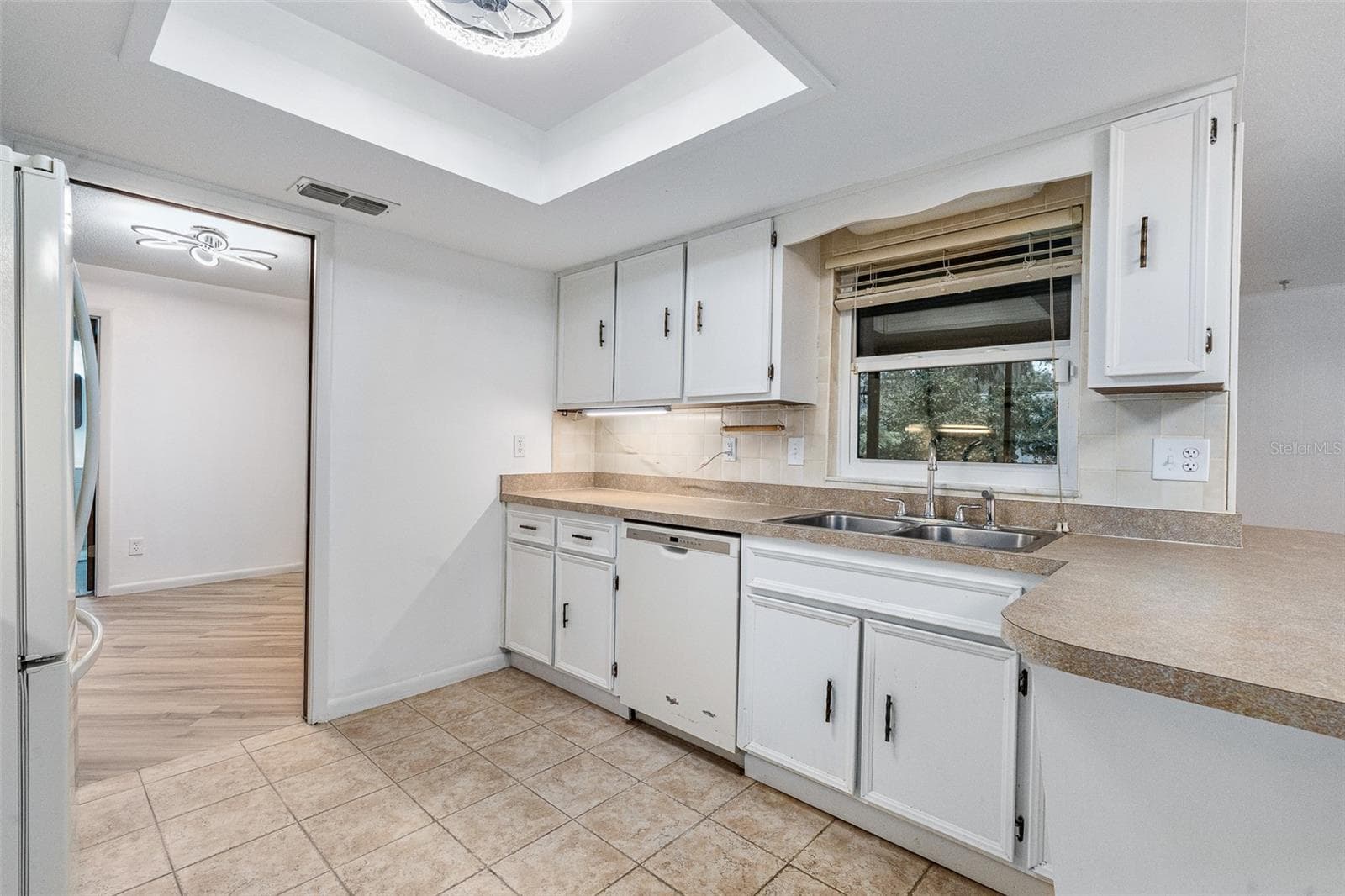 Kitchen - 109 NATHAN HALE CT, DAYTONA BEACH