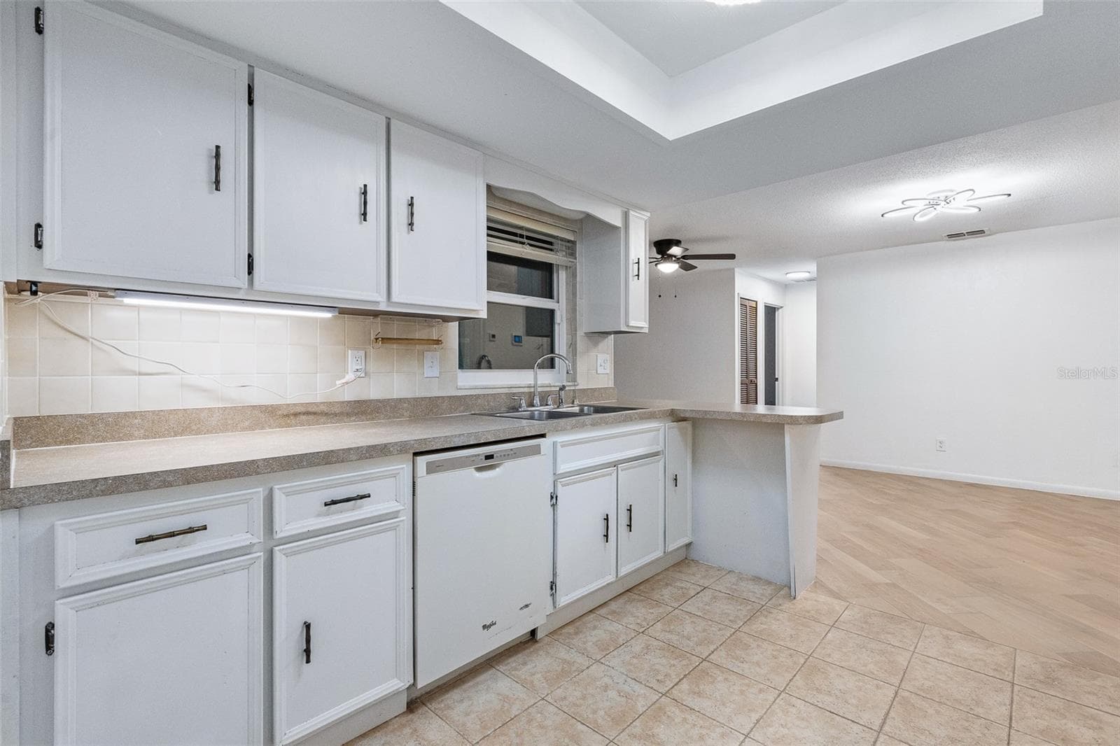 Kitchen - 109 NATHAN HALE CT, DAYTONA BEACH