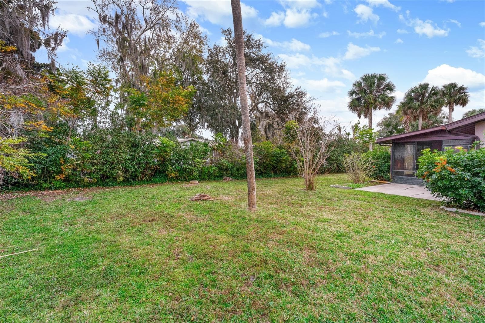 Large Backyard - 109 NATHAN HALE CT, DAYTONA BEACH
