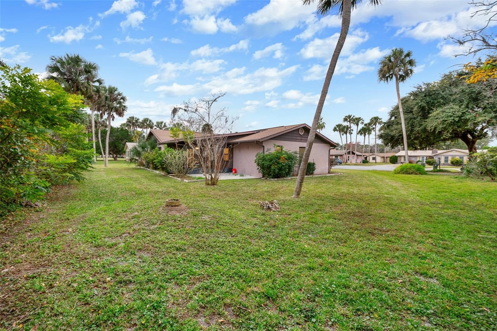 Large Backyard - 109 NATHAN HALE CT, DAYTONA BEACH