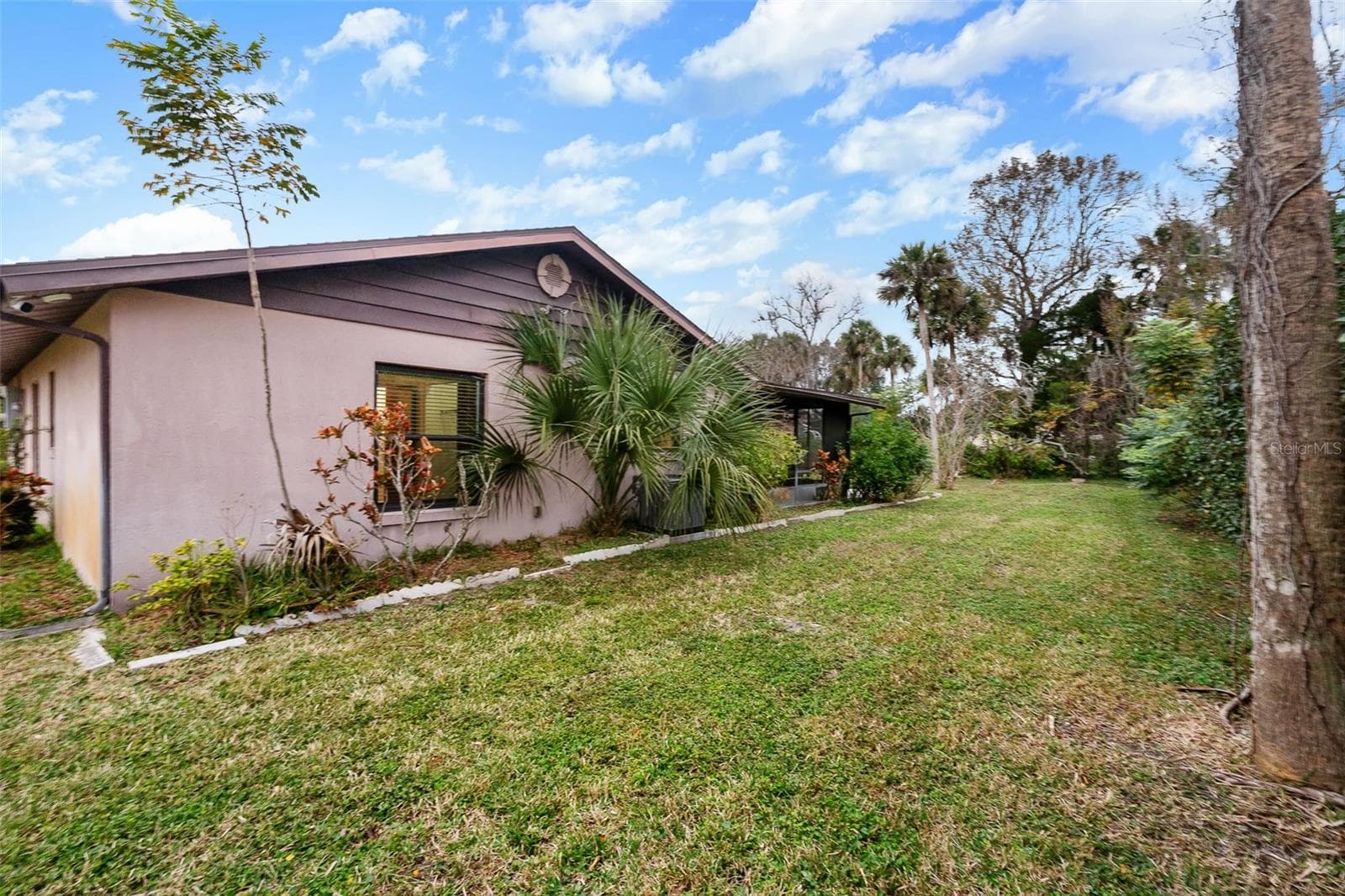 Large Backyard - 109 NATHAN HALE CT, DAYTONA BEACH