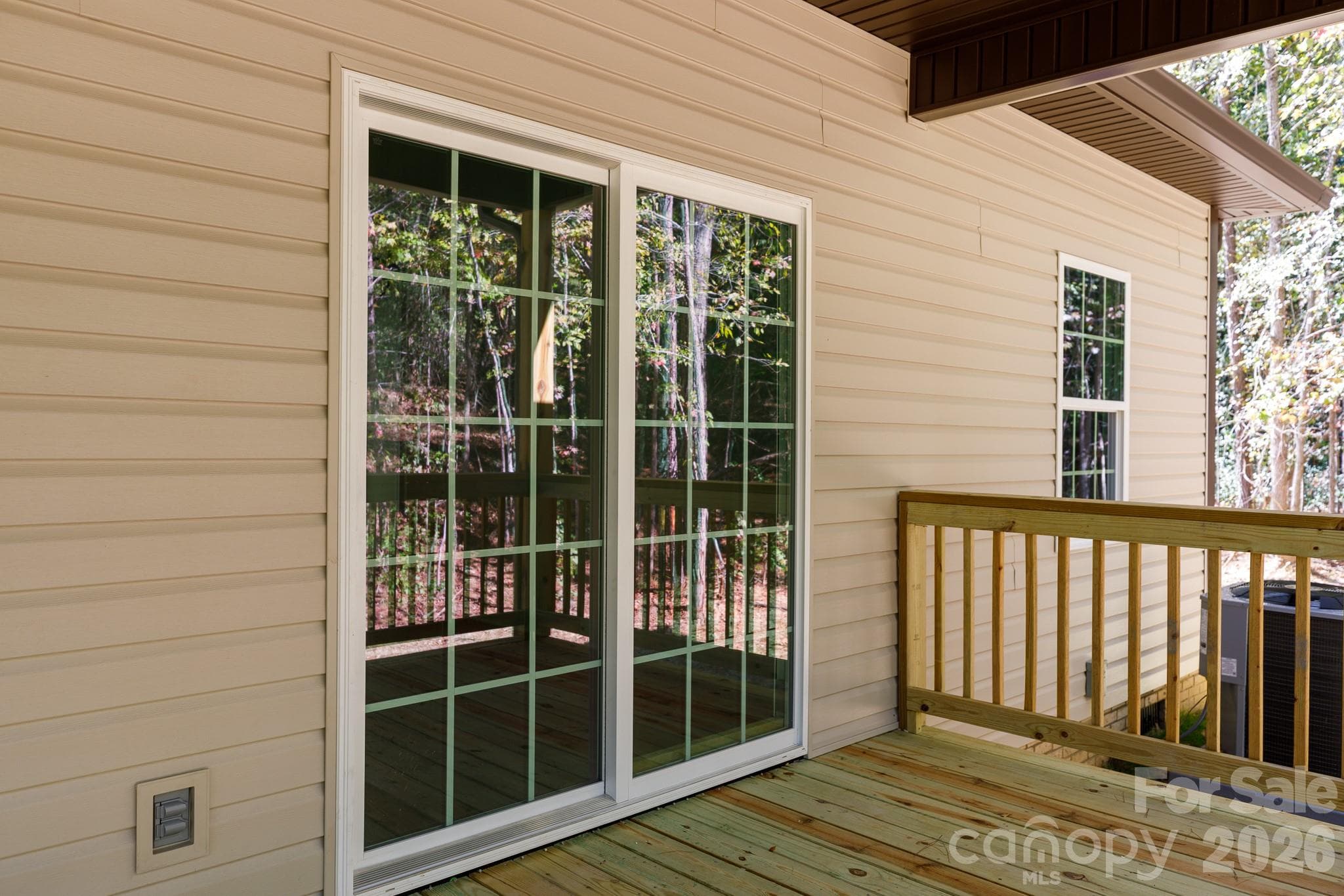 Single Family Residence at 2030 Hunters Creek Lane, Rock Hill, photo 8 of 32