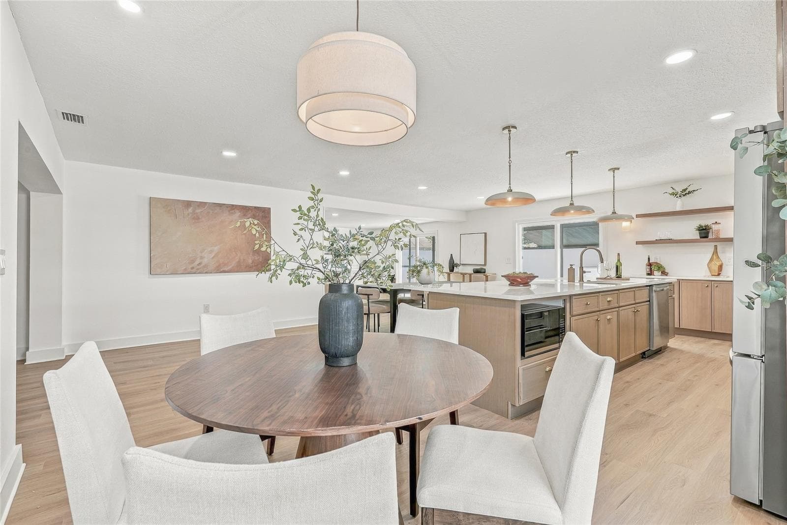 Single Family Residence at 3112 S JULIA CIR, TAMPA, photo 11 of 49