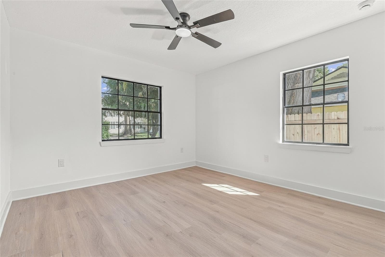 Single Family Residence at 3112 S JULIA CIR, TAMPA, photo 35 of 49