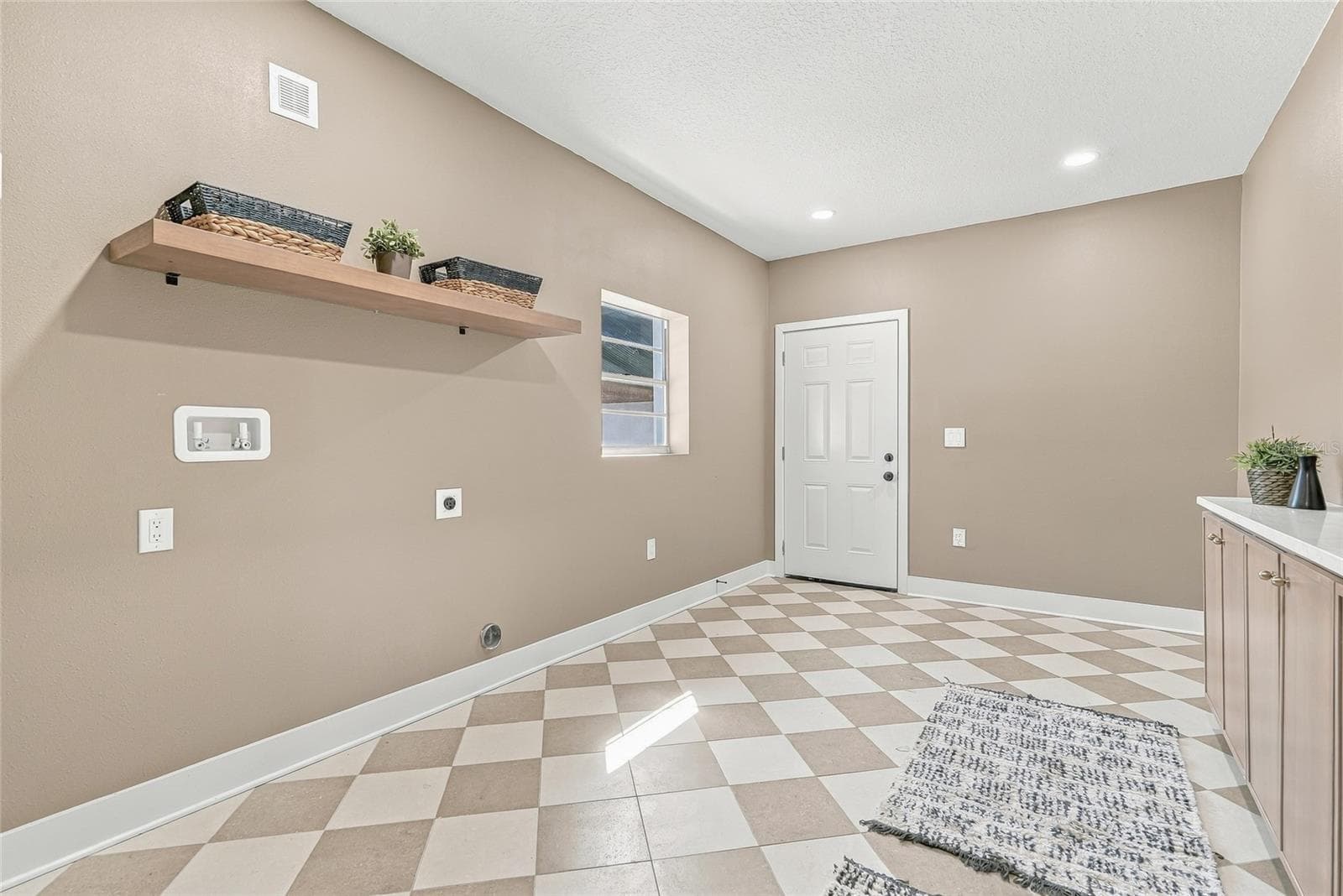 Single Family Residence at 3112 S JULIA CIR, TAMPA, photo 42 of 49