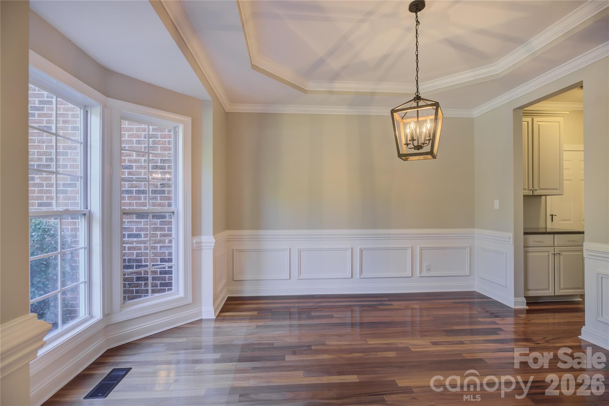 Single Family Residence at 13700 Glen Abbey Drive, Charlotte, photo 8 of 50