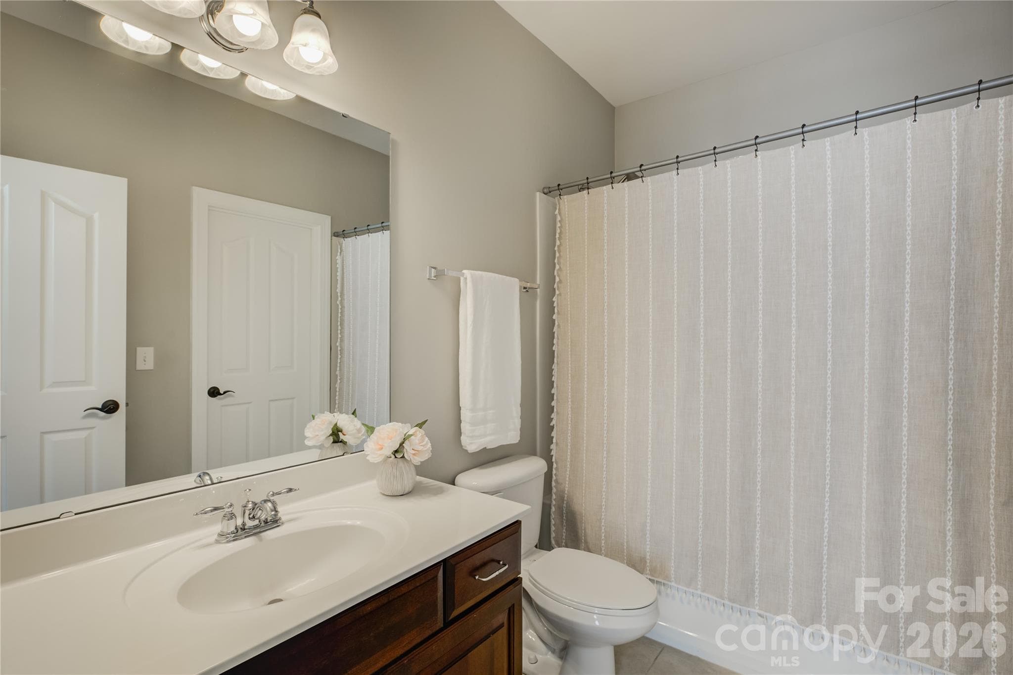 Single Family Residence at 13700 Glen Abbey Drive, Charlotte, photo 22 of 50