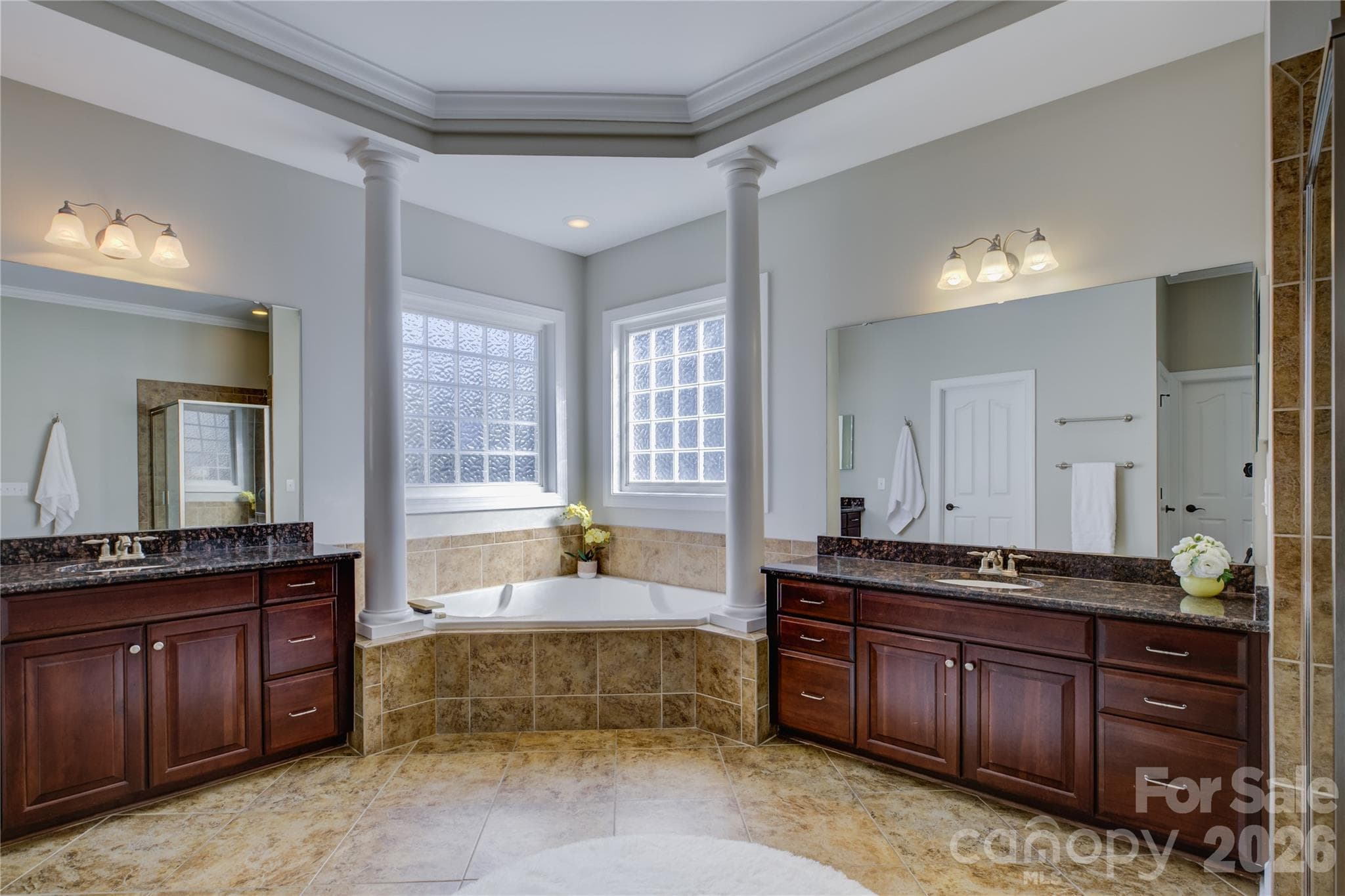 The Primary suite bath - 13700 Glen Abbey Drive, Charlotte